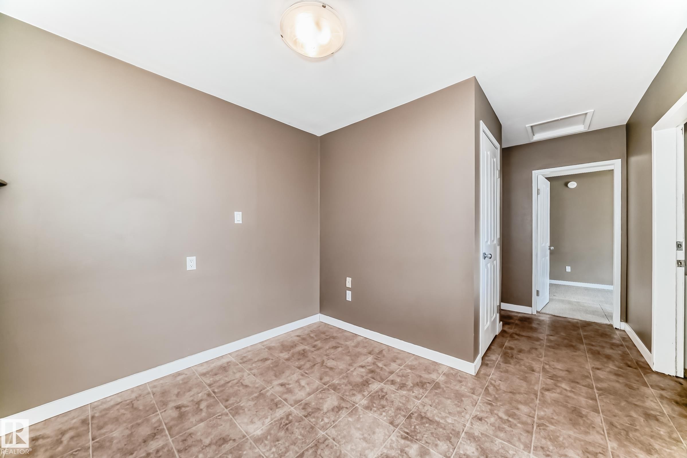10837 65 Avenue, Edmonton, AB - Indoor Photo Showing Other Room