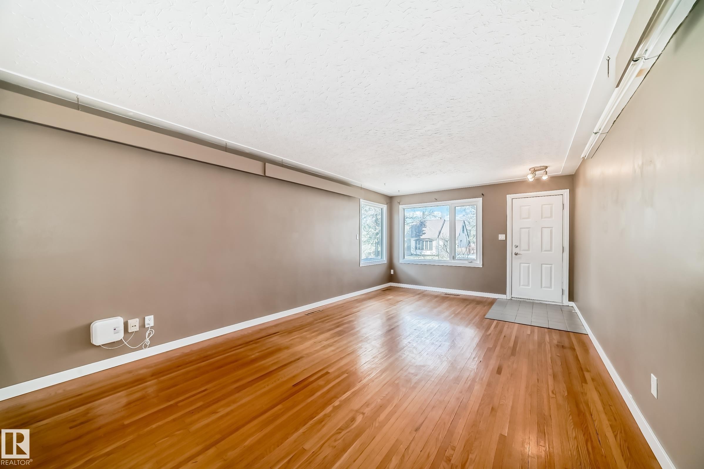 10837 65 Avenue, Edmonton, AB - Indoor Photo Showing Other Room