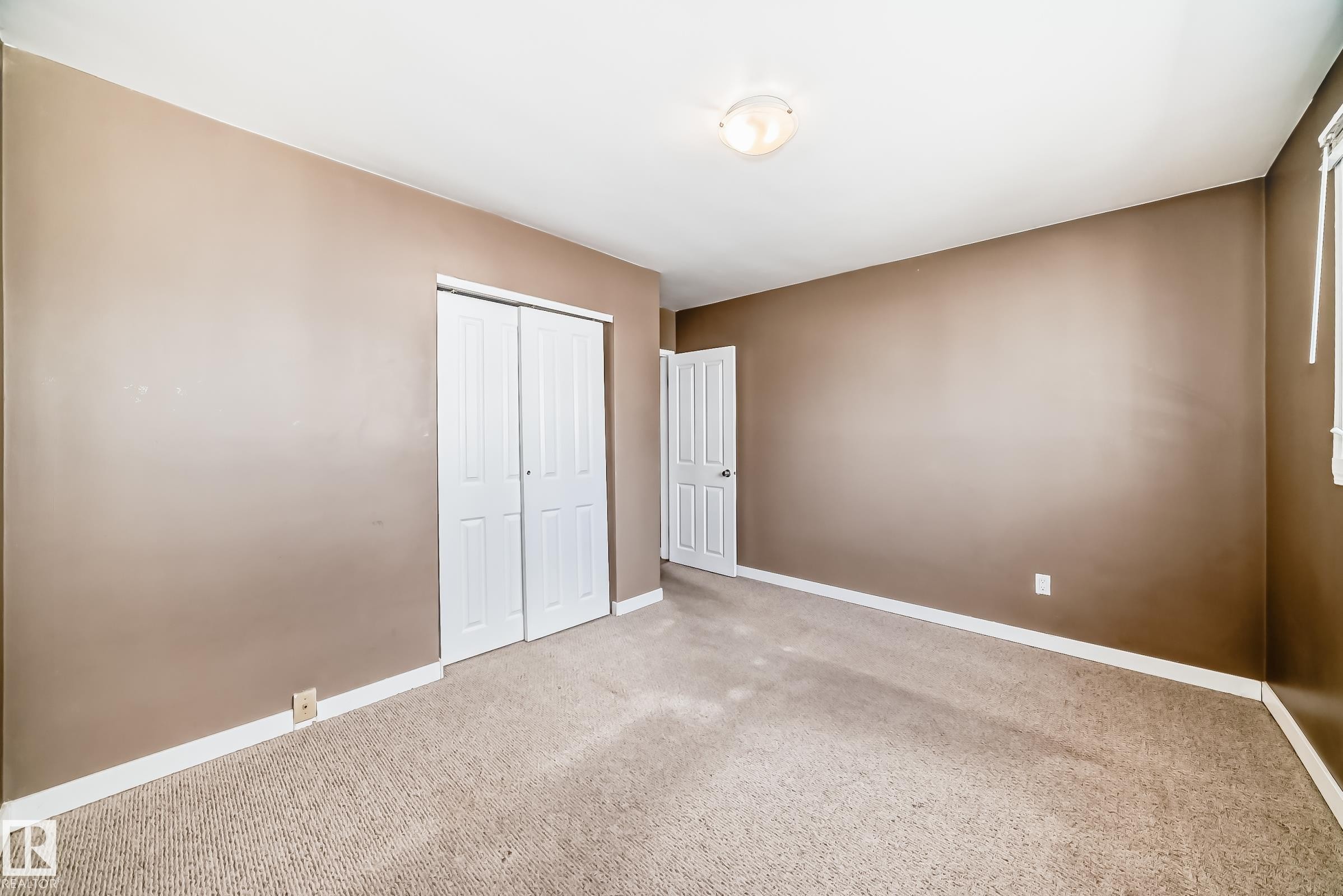 10837 65 Avenue, Edmonton, AB - Indoor Photo Showing Other Room