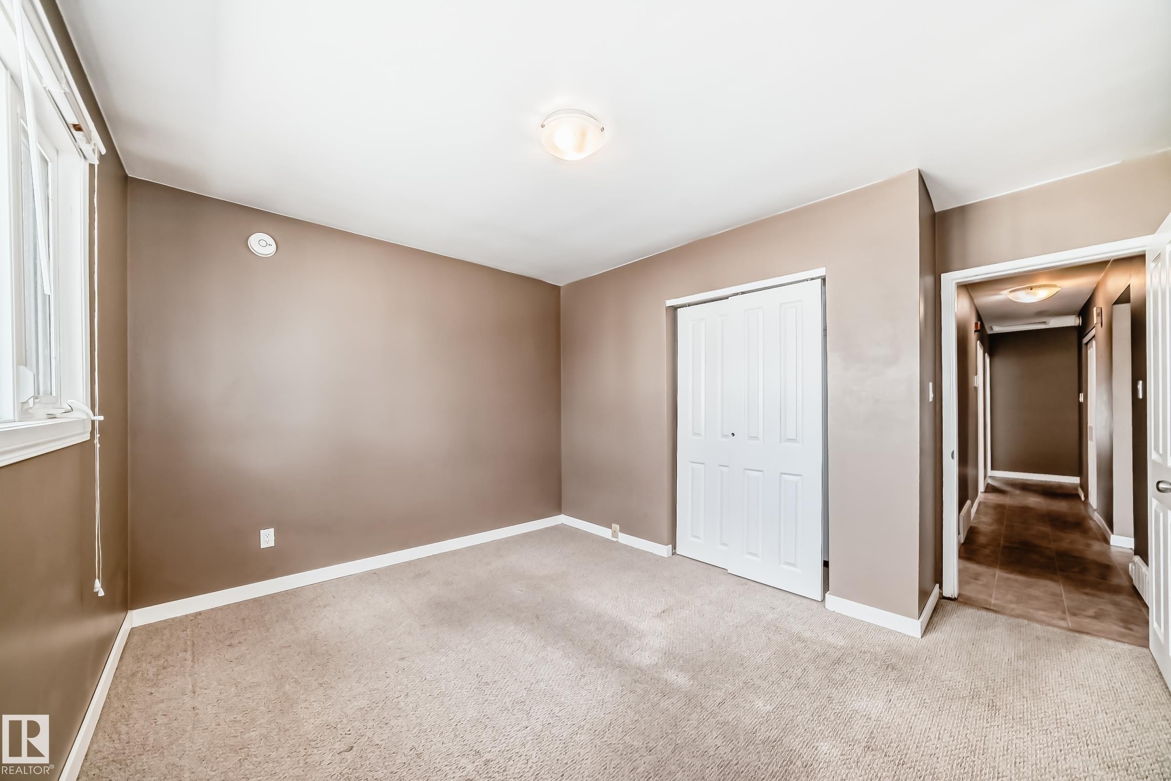 10837 65 Avenue, Edmonton, AB - Indoor Photo Showing Other Room
