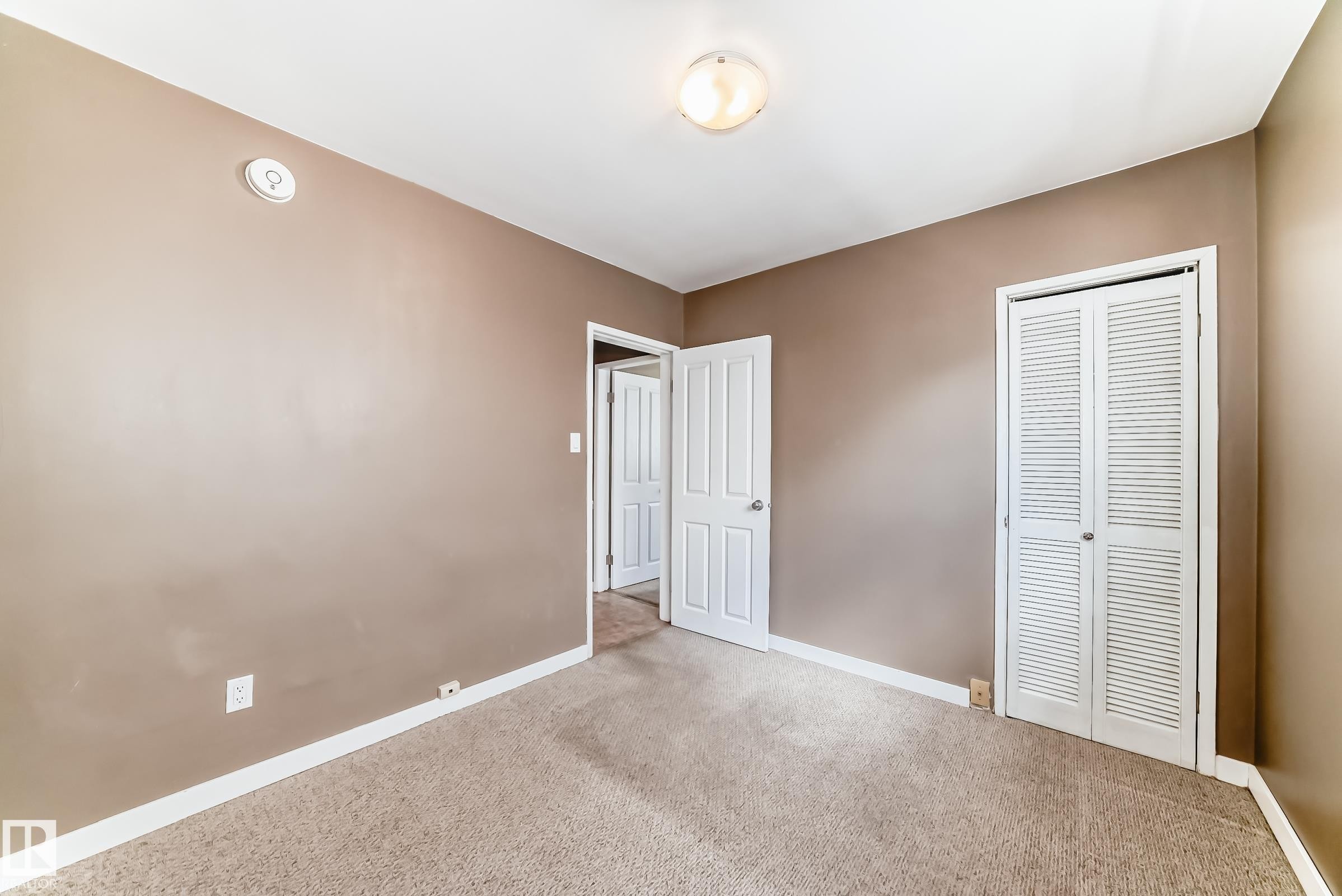 10837 65 Avenue, Edmonton, AB - Indoor Photo Showing Other Room