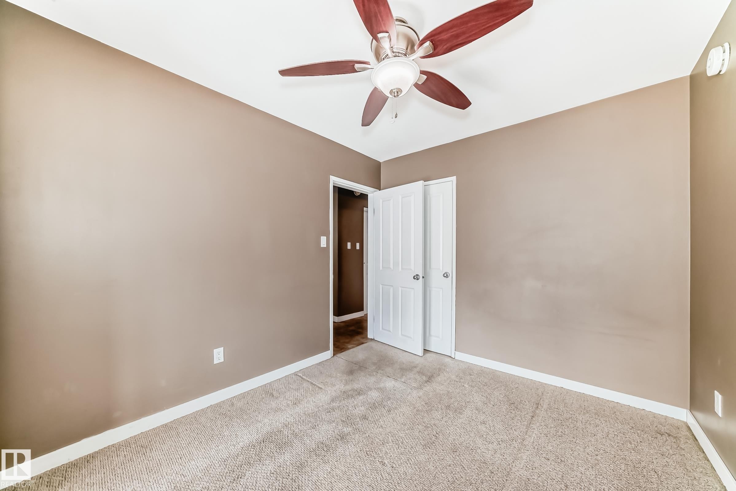 10837 65 Avenue, Edmonton, AB - Indoor Photo Showing Other Room