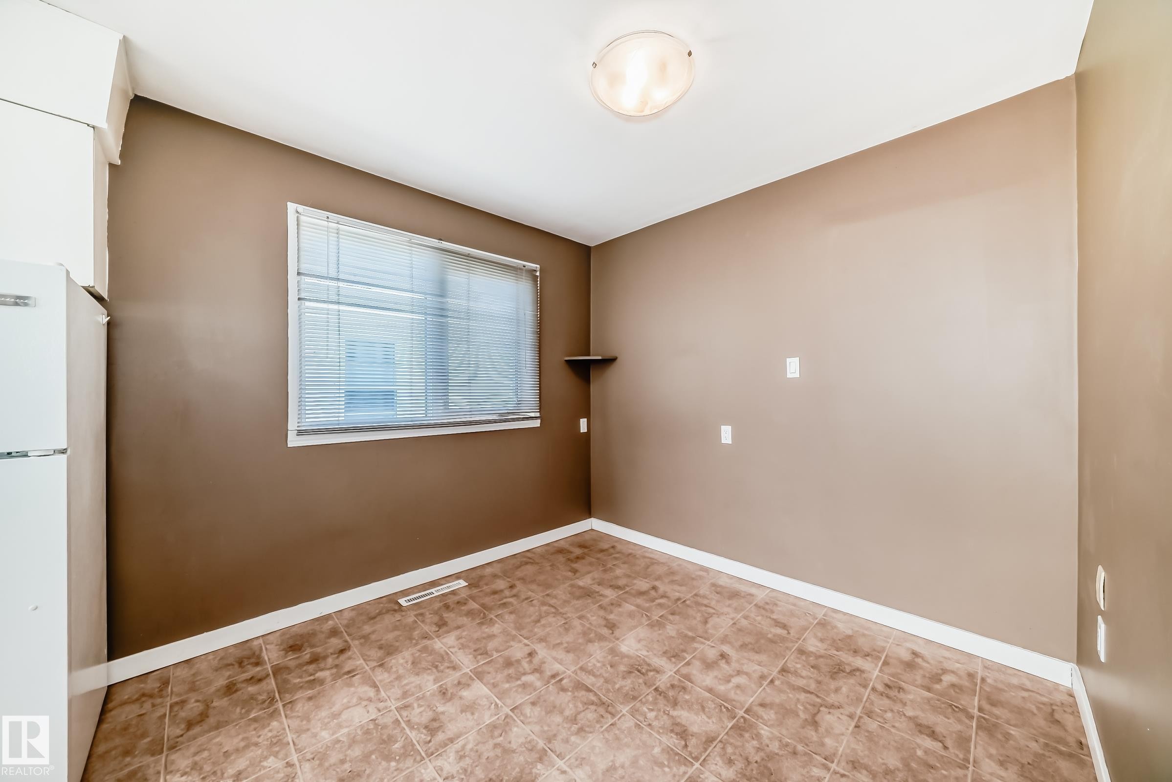 10837 65 Avenue, Edmonton, AB - Indoor Photo Showing Other Room