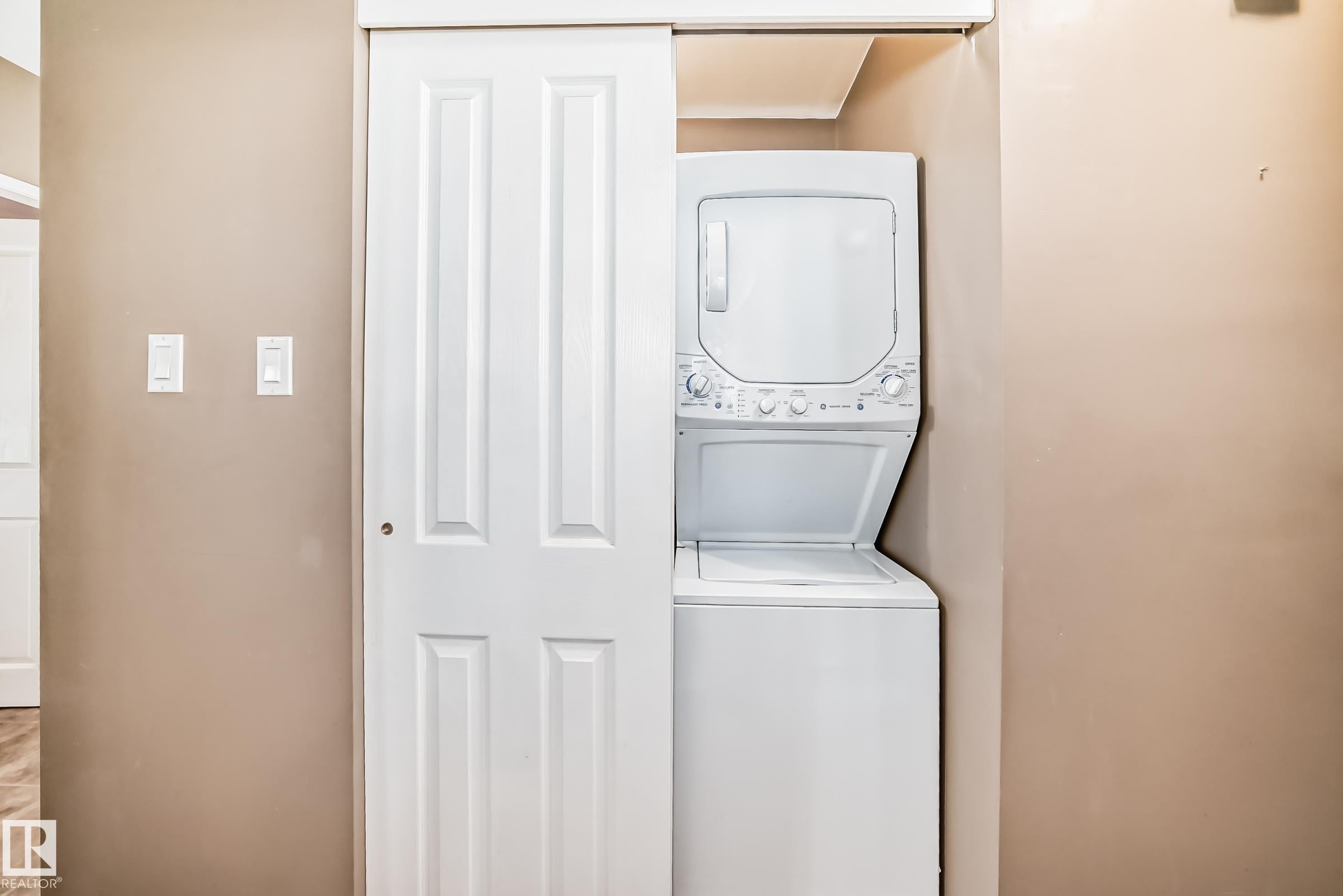 10837 65 Avenue, Edmonton, AB - Indoor Photo Showing Laundry Room