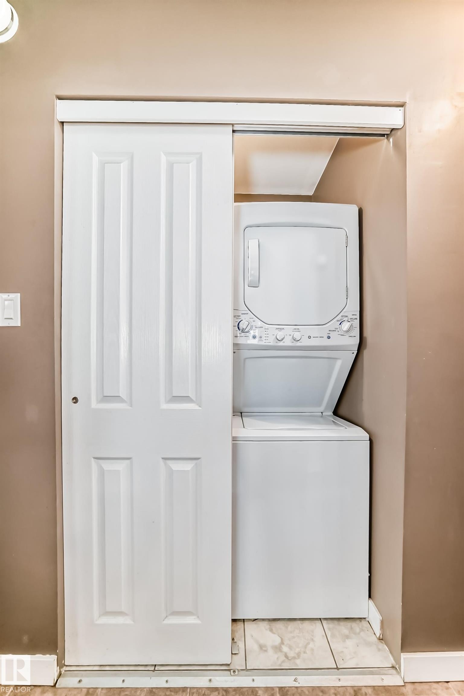 10837 65 Avenue, Edmonton, AB - Indoor Photo Showing Laundry Room