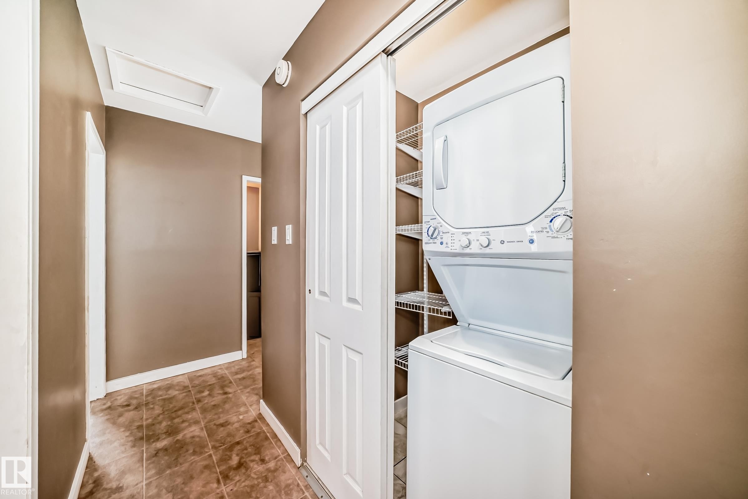 10837 65 Avenue, Edmonton, AB - Indoor Photo Showing Laundry Room