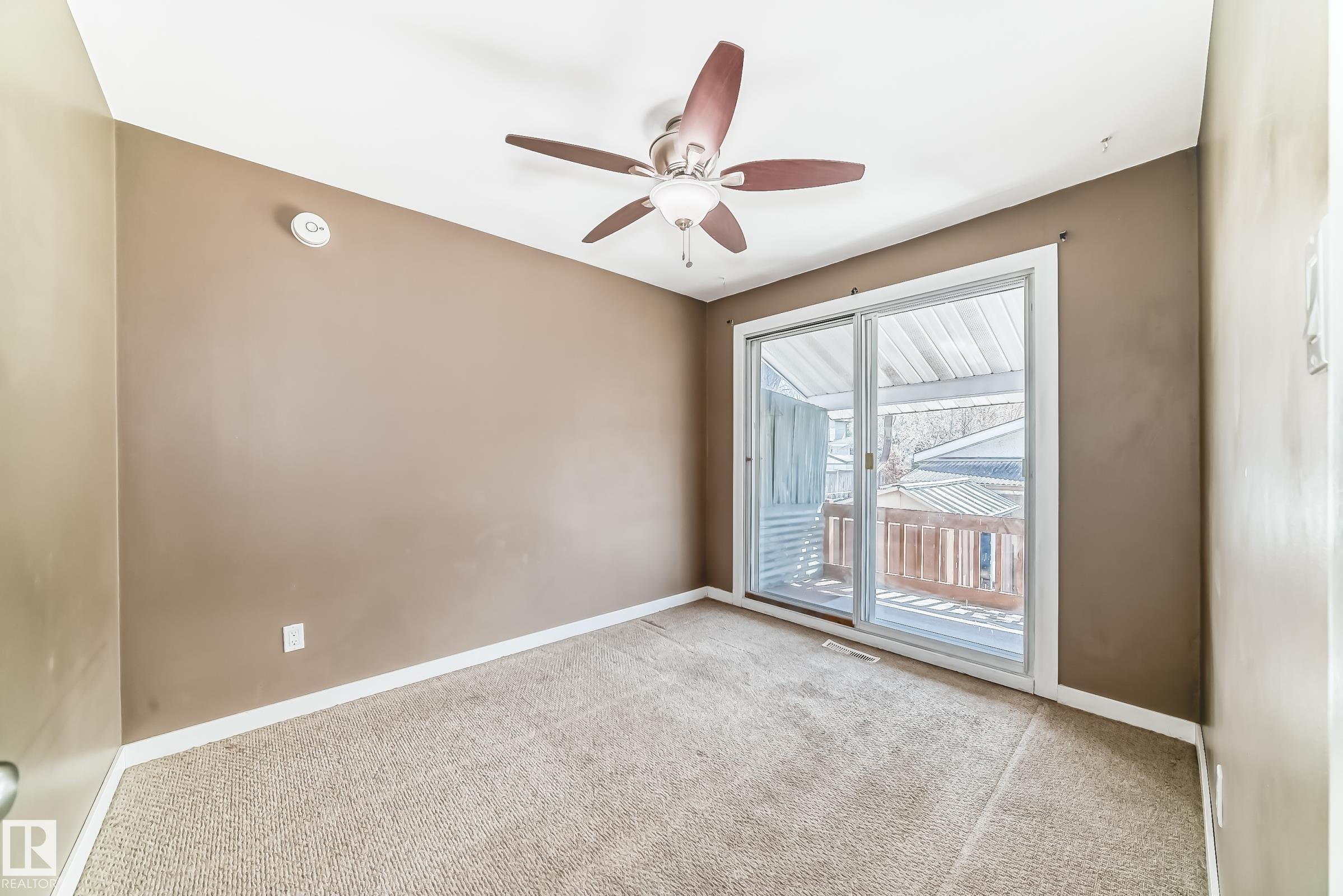 10837 65 Avenue, Edmonton, AB - Indoor Photo Showing Other Room