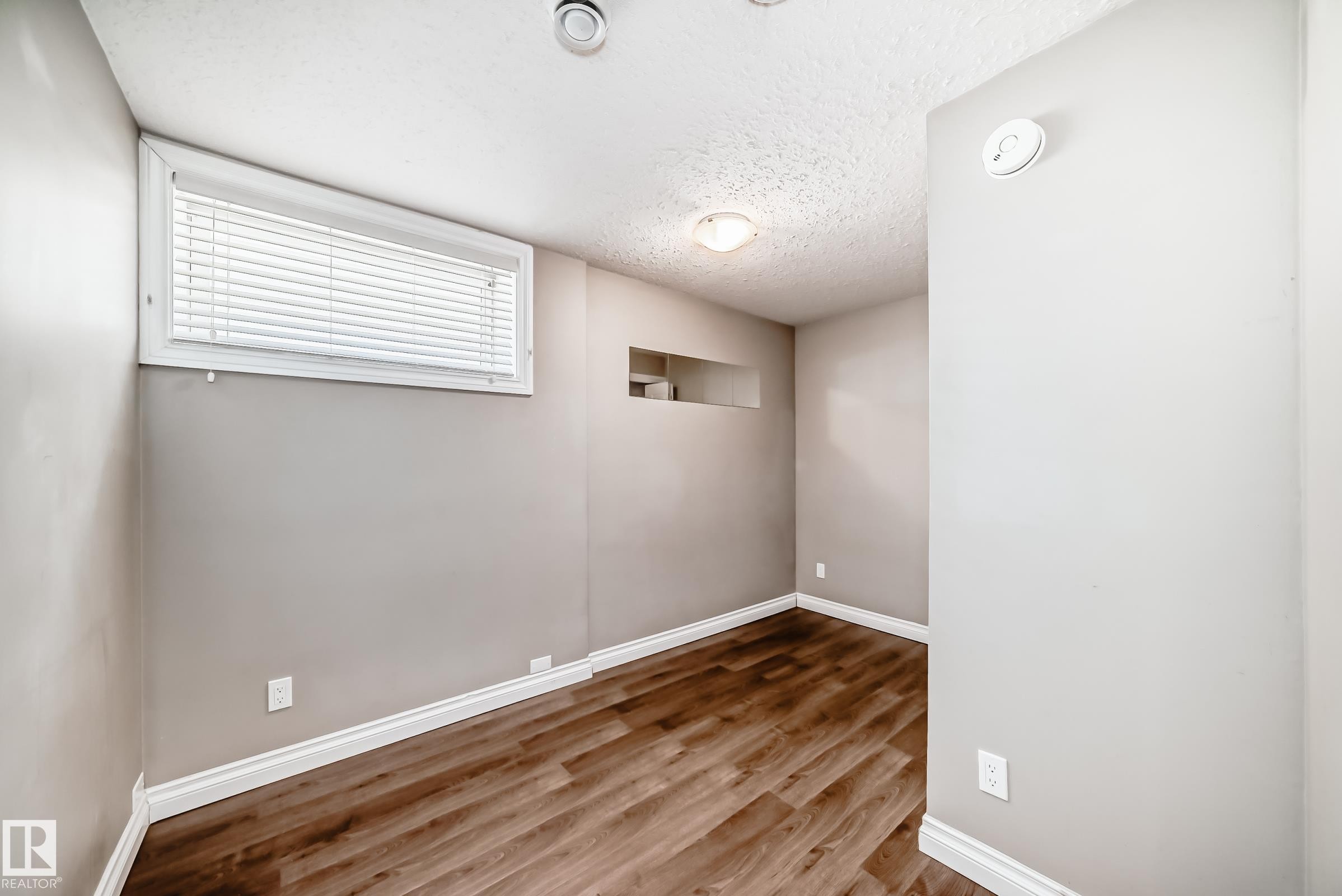 10837 65 Avenue, Edmonton, AB - Indoor Photo Showing Other Room