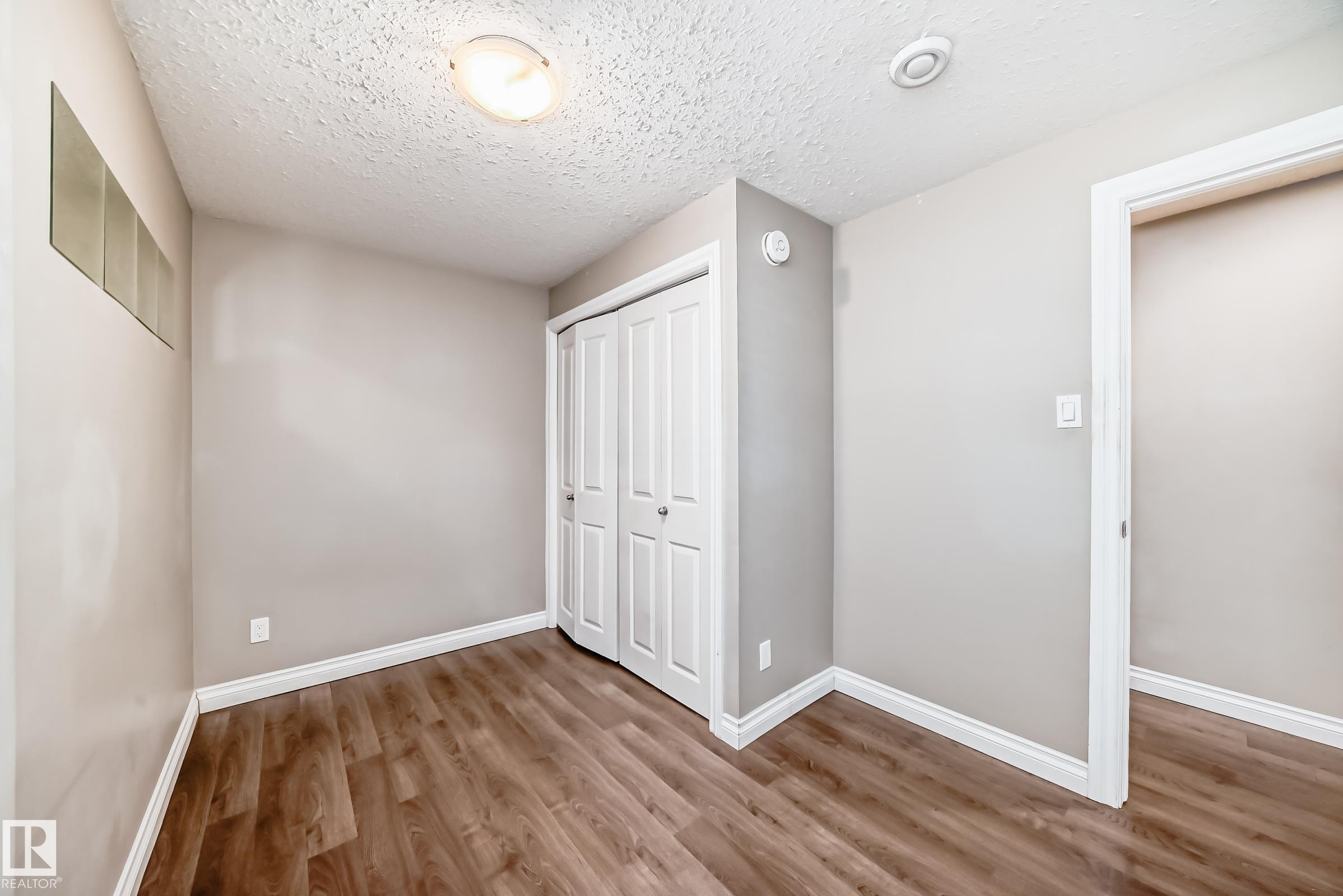 10837 65 Avenue, Edmonton, AB - Indoor Photo Showing Other Room