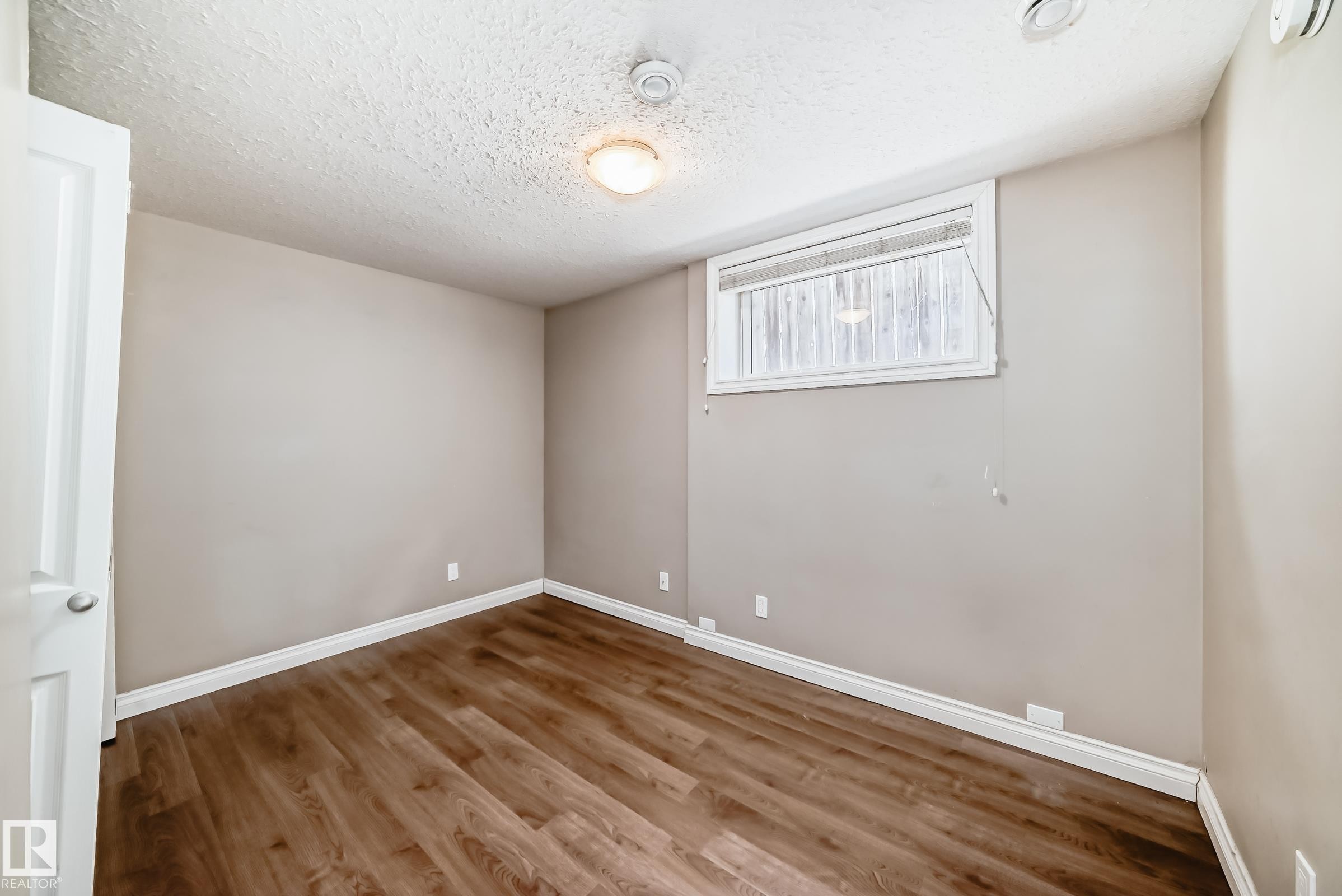 10837 65 Avenue, Edmonton, AB - Indoor Photo Showing Other Room