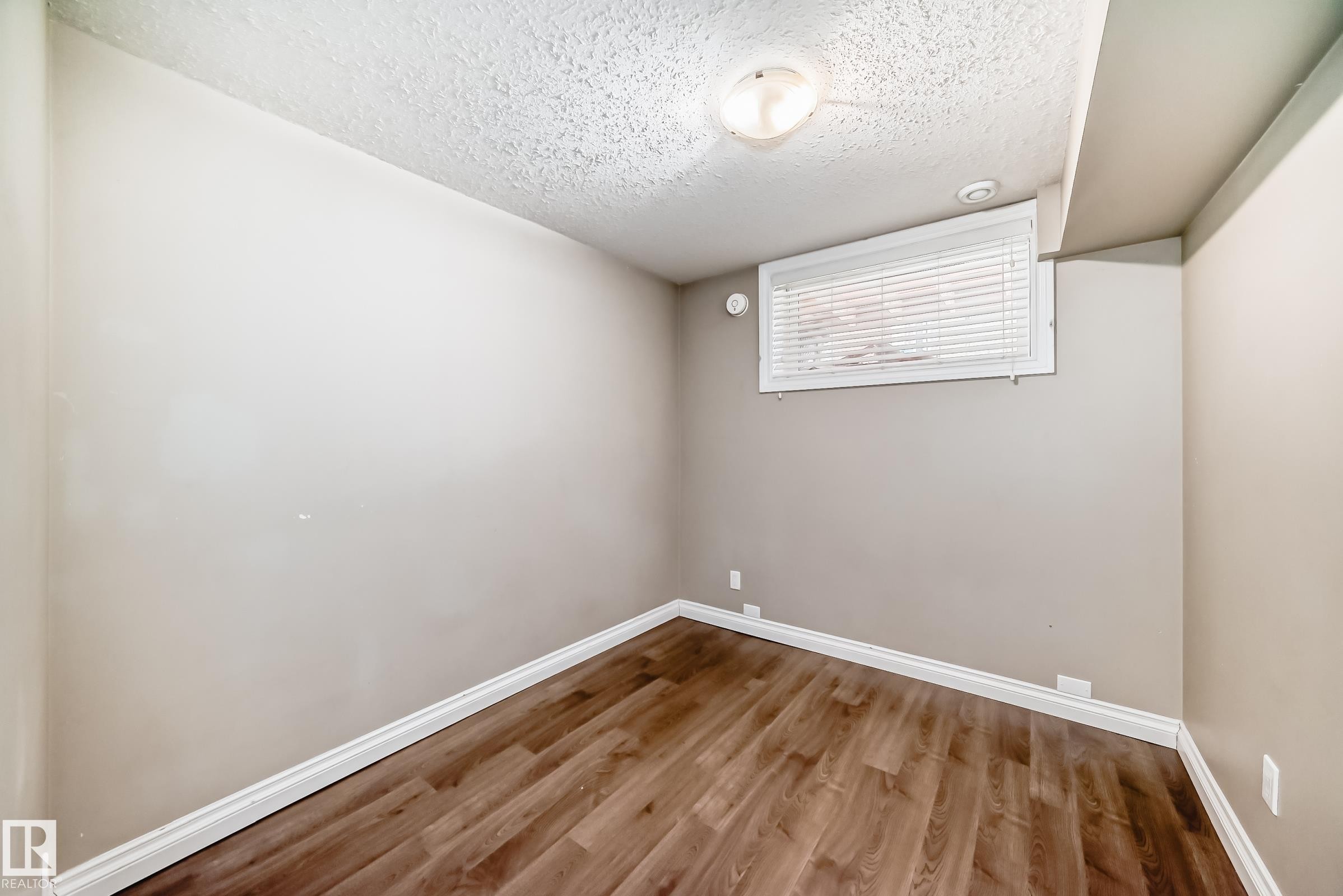 10837 65 Avenue, Edmonton, AB - Indoor Photo Showing Other Room