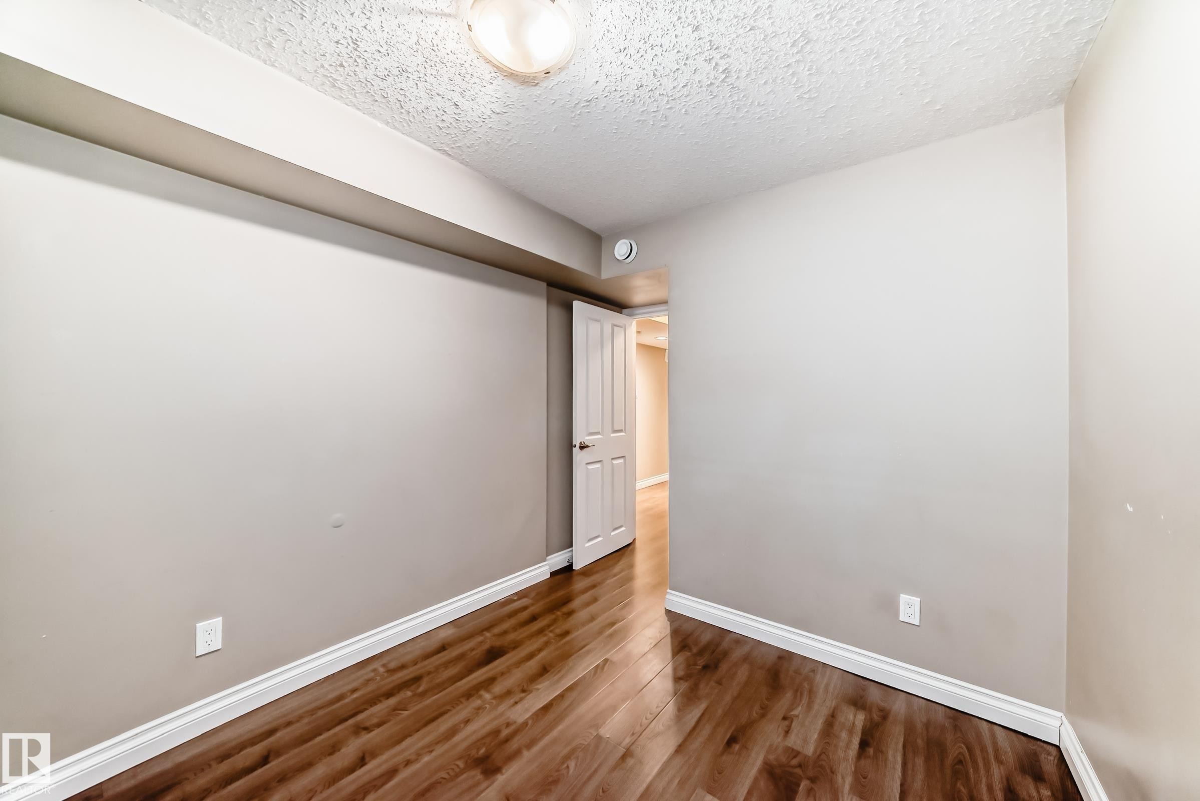 10837 65 Avenue, Edmonton, AB - Indoor Photo Showing Other Room