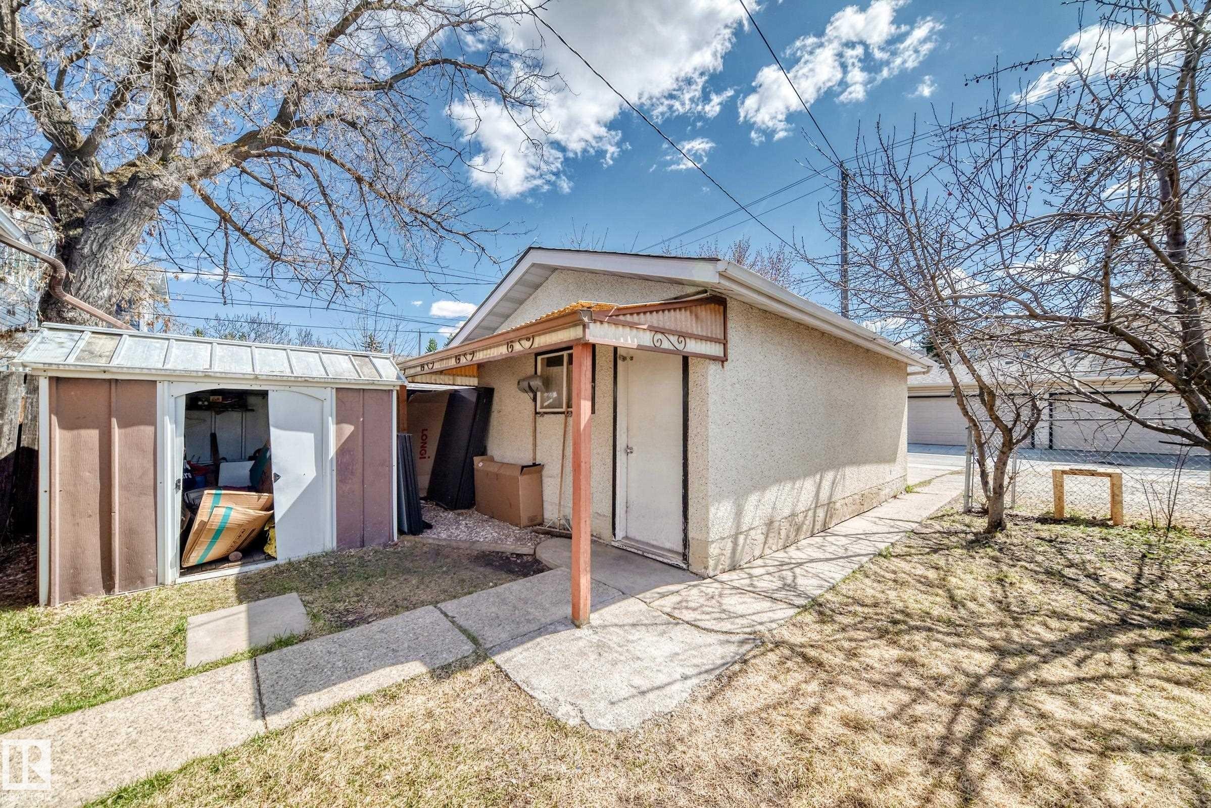 10837 65 Avenue, Edmonton, AB - Outdoor