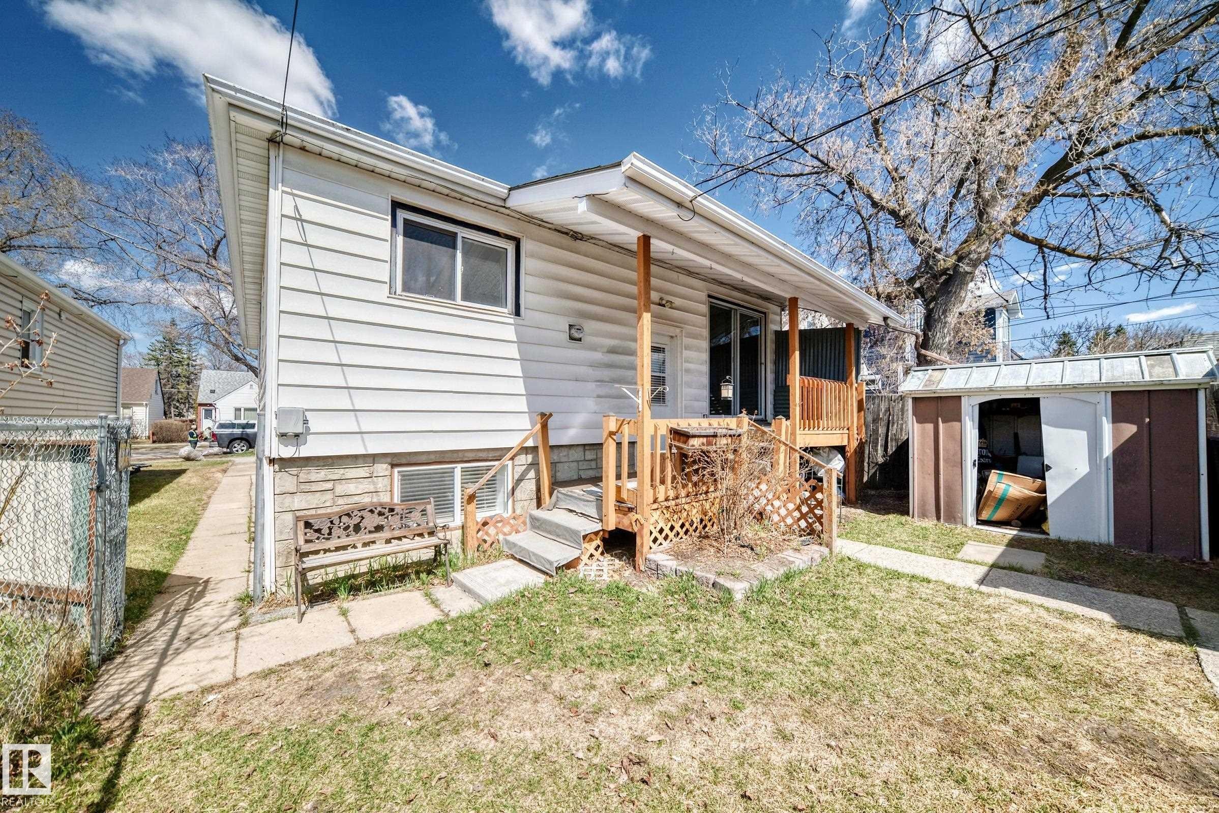 10837 65 Avenue, Edmonton, AB - Outdoor