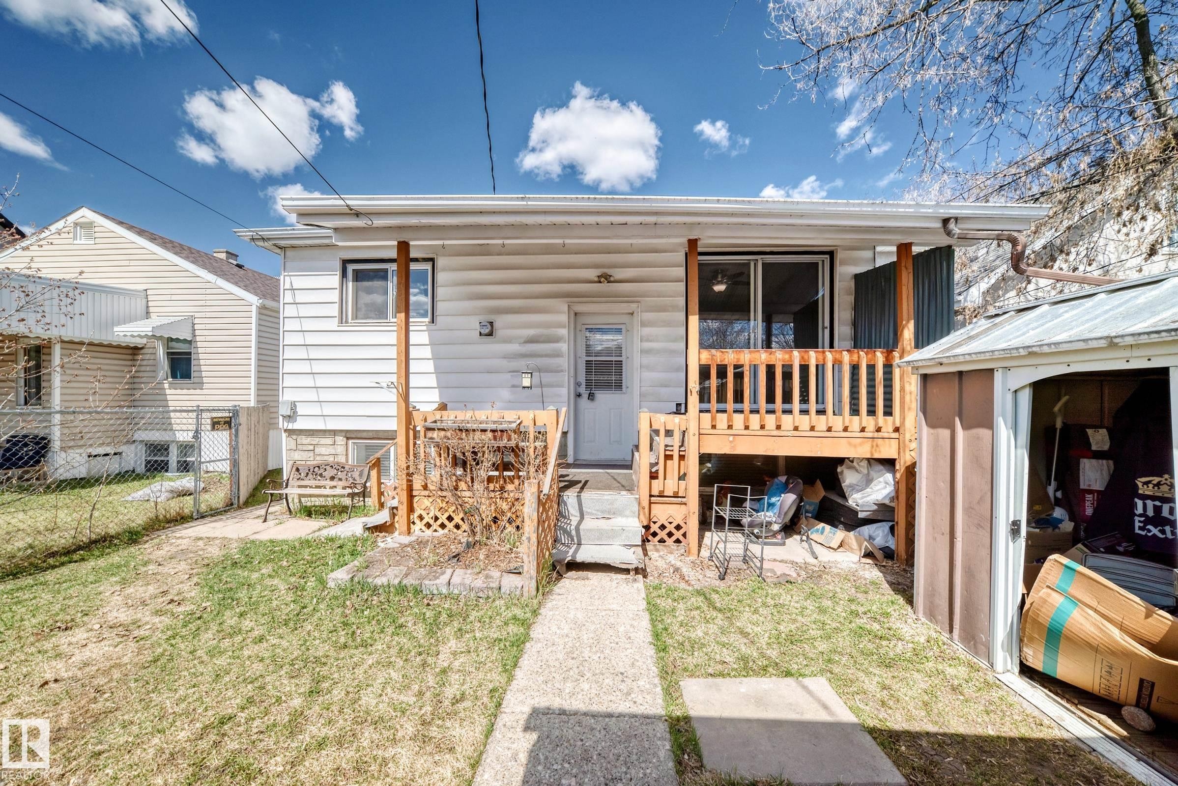 10837 65 Avenue, Edmonton, AB - Outdoor