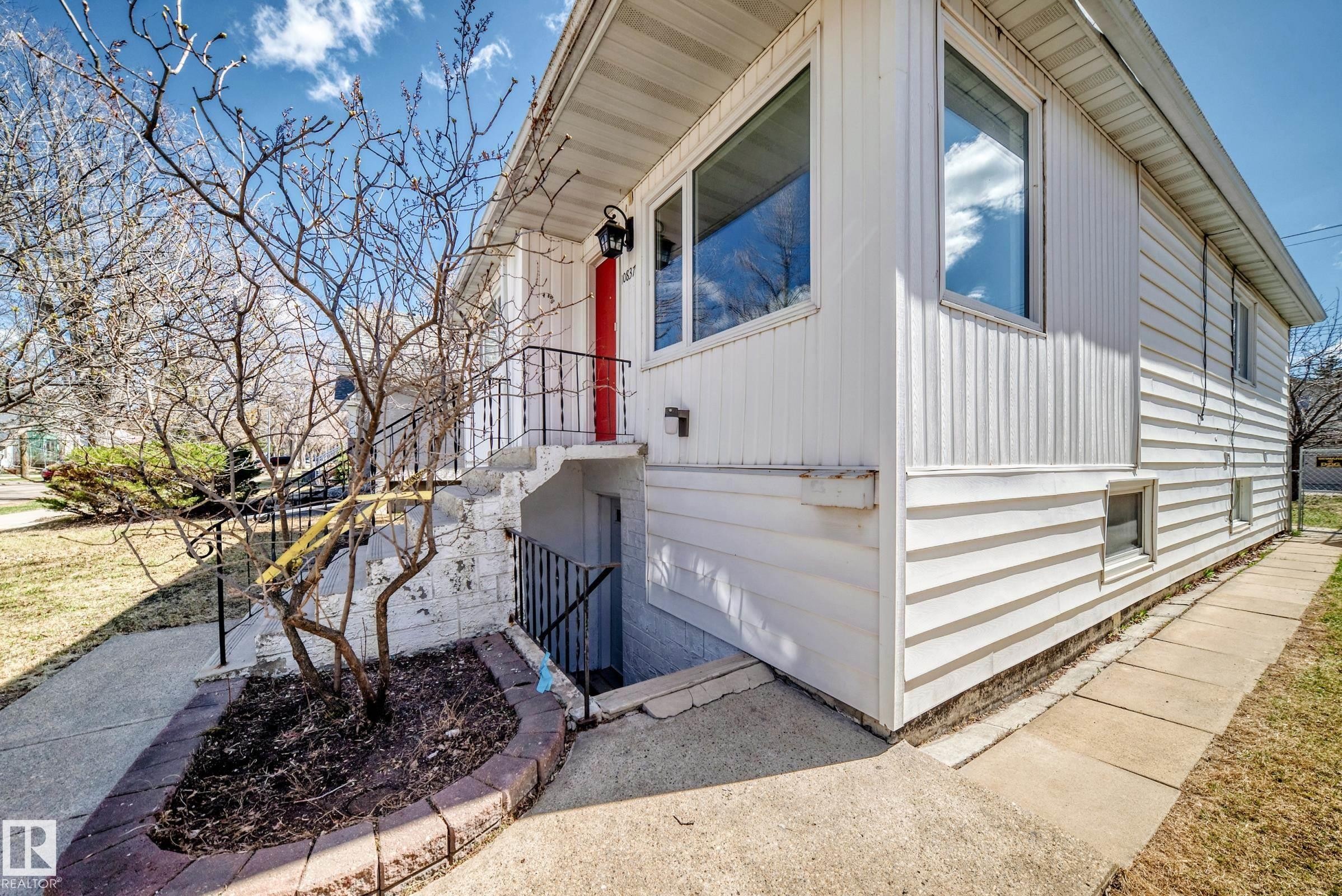 10837 65 Avenue, Edmonton, AB - Outdoor
