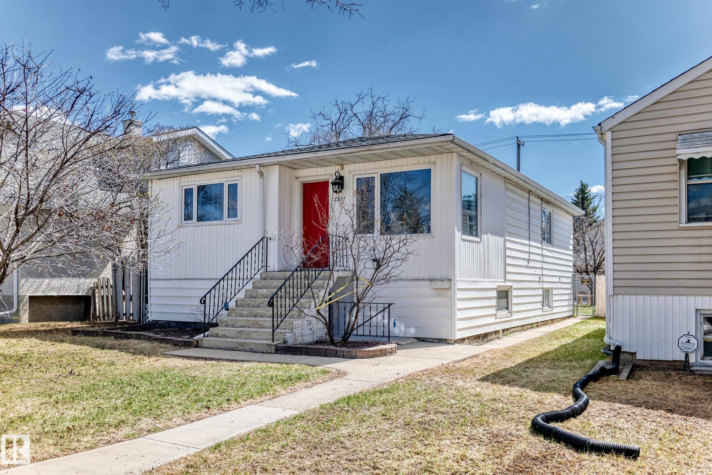 10837 65 Avenue, Edmonton, AB - Outdoor