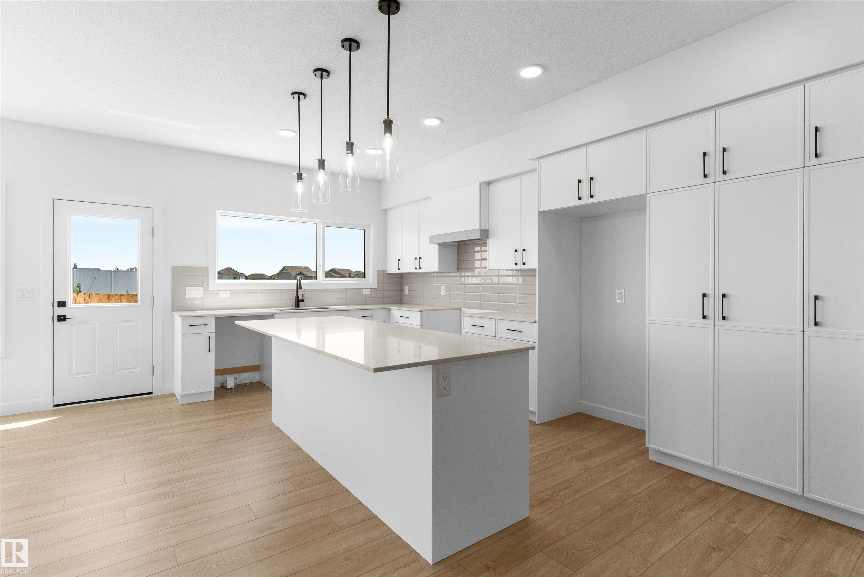 20707 40 Avenue, Edmonton, AB
