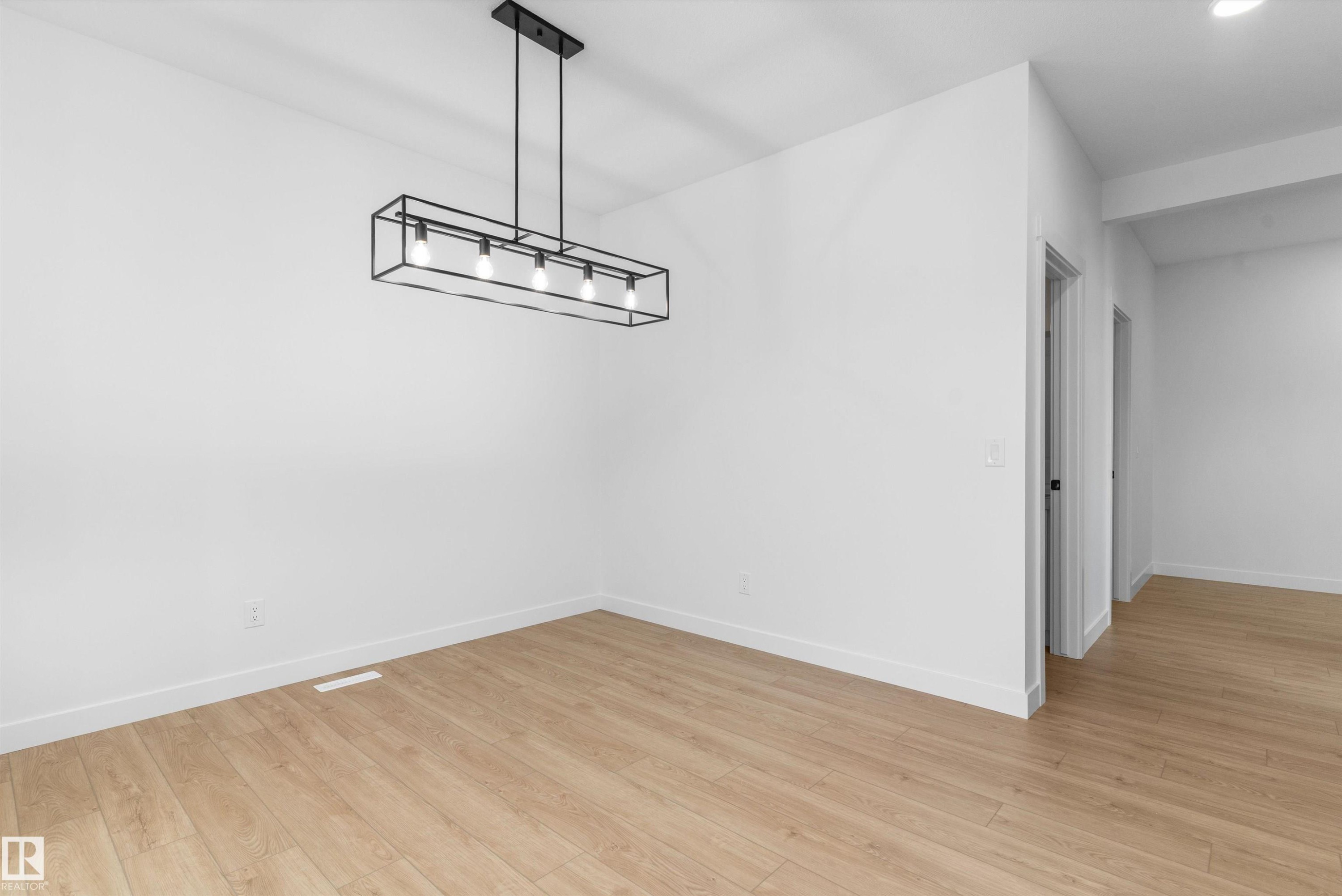 20707 40 Avenue, Edmonton, AB