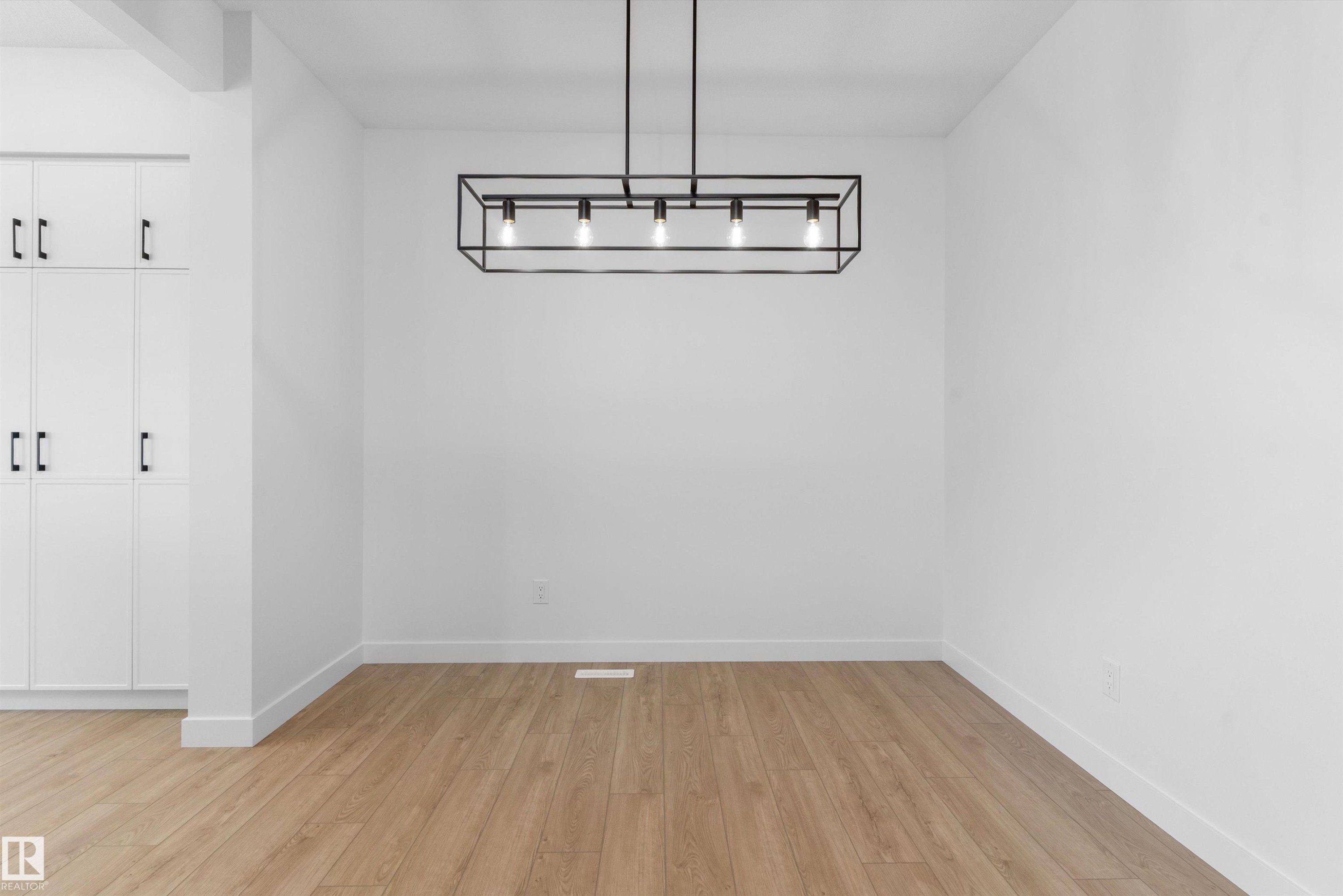 20707 40 Avenue, Edmonton, AB