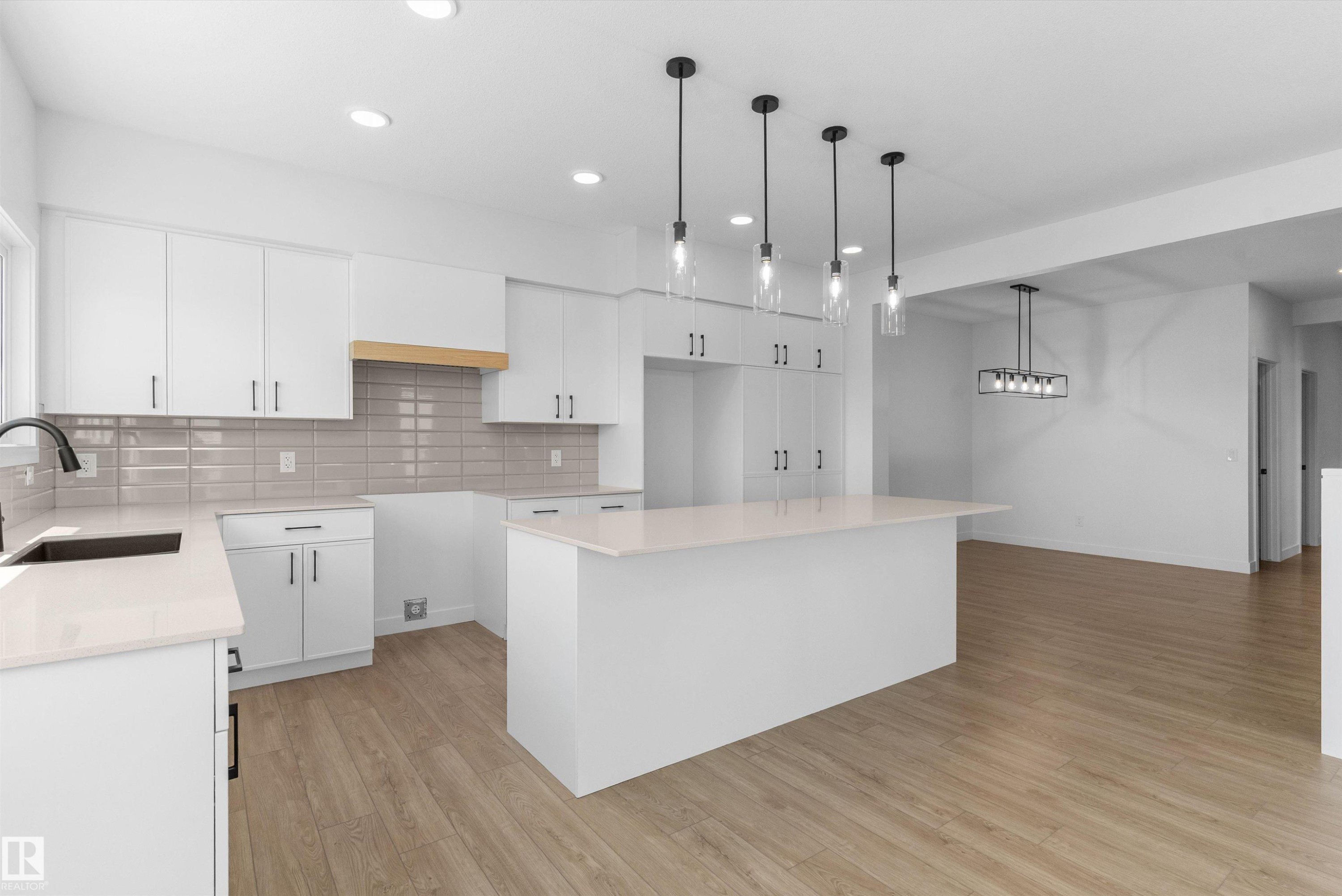 20707 40 Avenue, Edmonton, AB