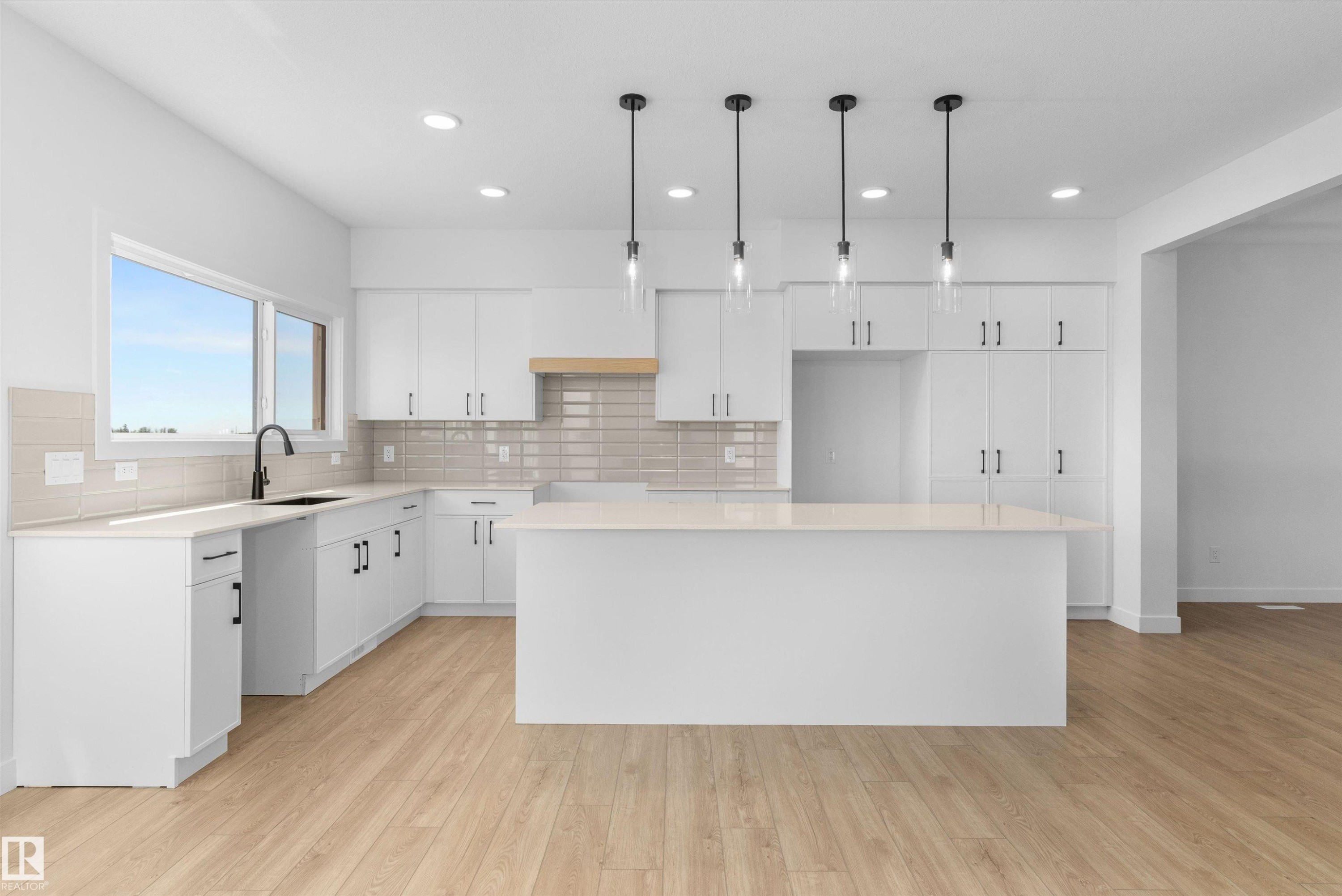 20707 40 Avenue, Edmonton, AB