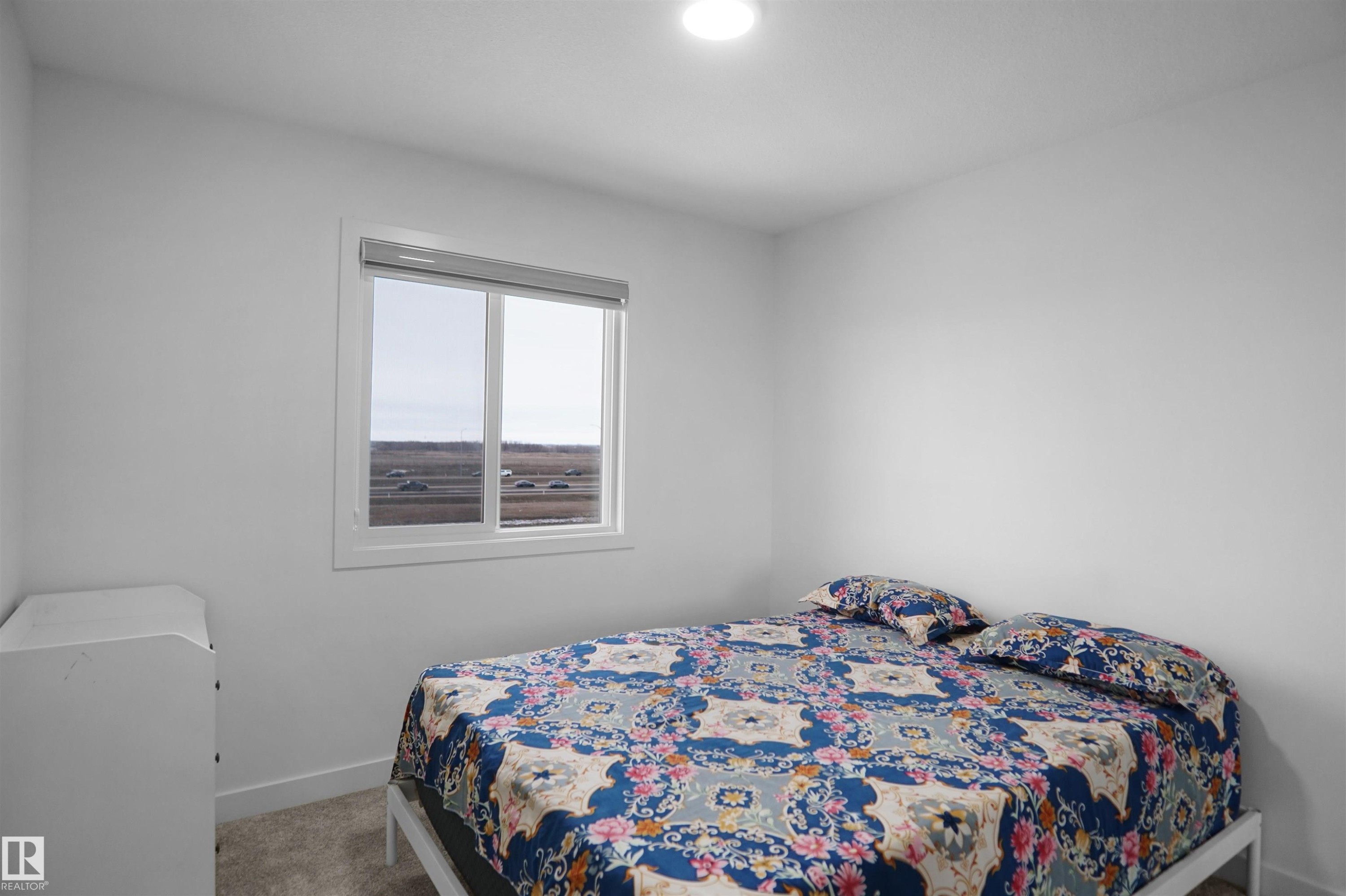 7216 182 Avenue, Edmonton, AB - Indoor Photo Showing Bedroom