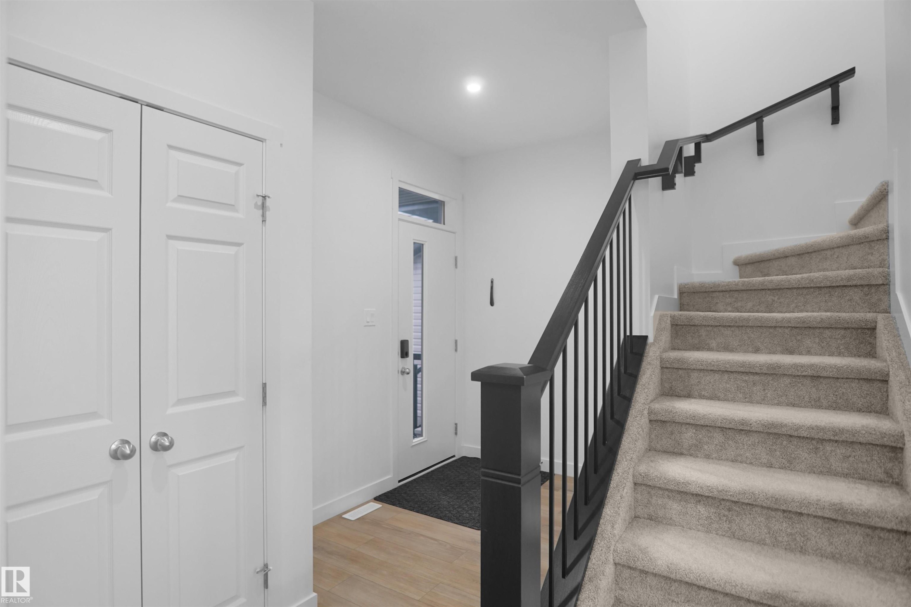 7216 182 Avenue, Edmonton, AB - Indoor Photo Showing Other Room