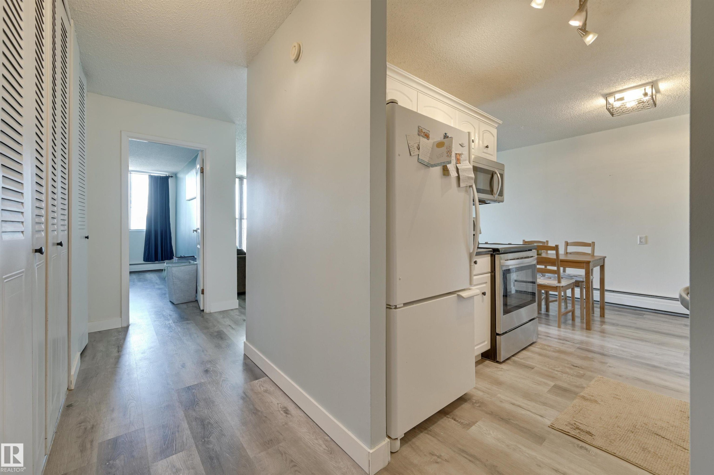 1204 12121 Jasper Avenue, Edmonton, AB - Indoor Photo Showing Other Room