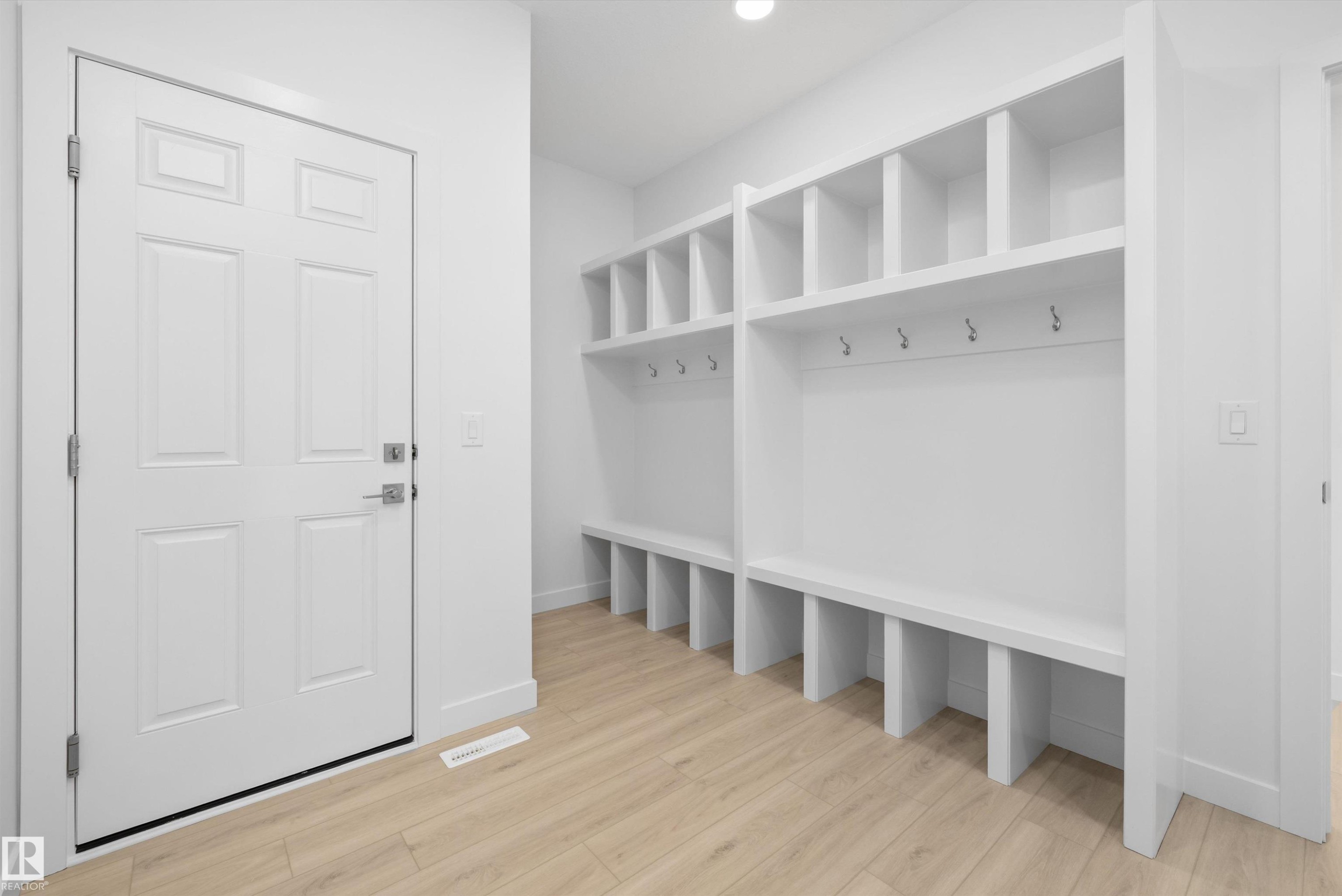 5011 Cawsey Link Sw, Edmonton, AB - Indoor Photo Showing Other Room