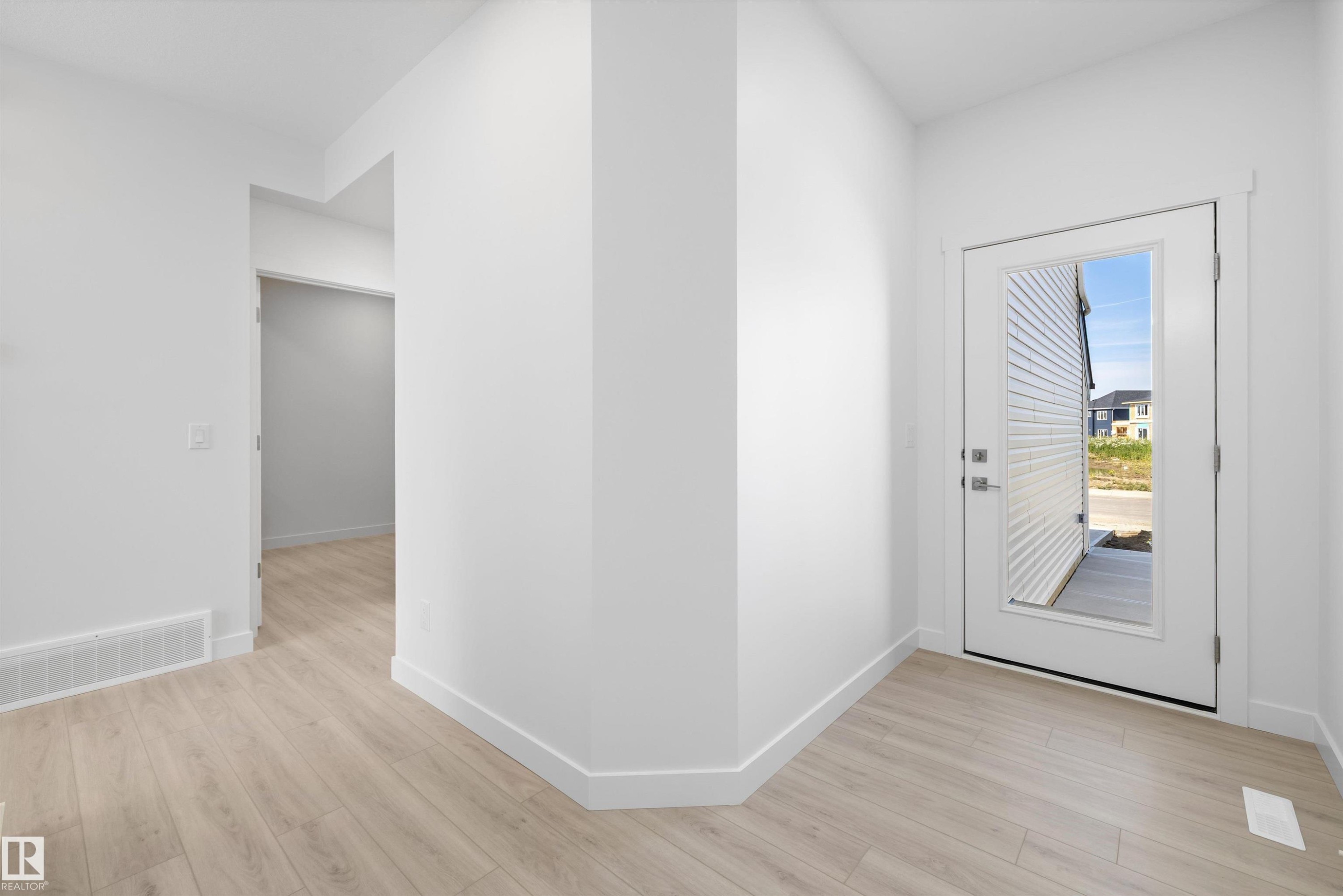 5011 Cawsey Link Sw, Edmonton, AB - Indoor Photo Showing Other Room