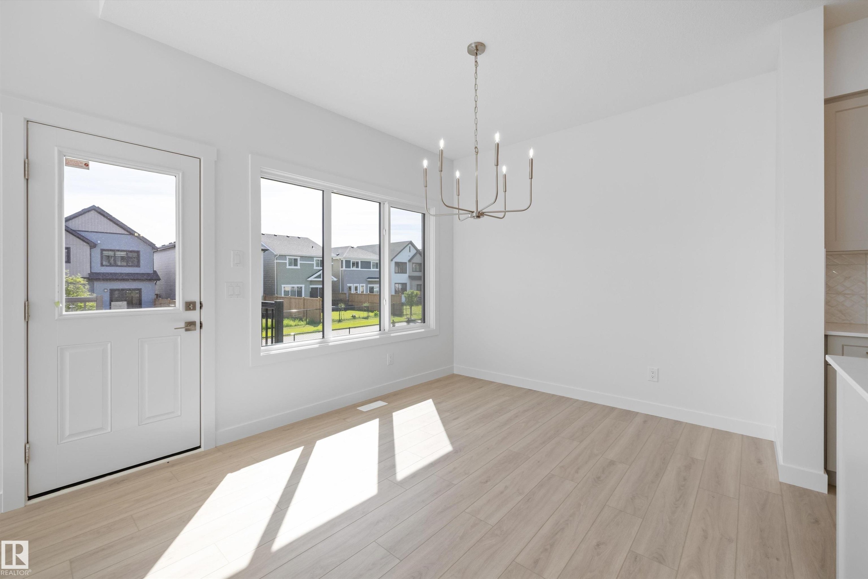 5011 Cawsey Link Sw, Edmonton, AB - Indoor Photo Showing Other Room