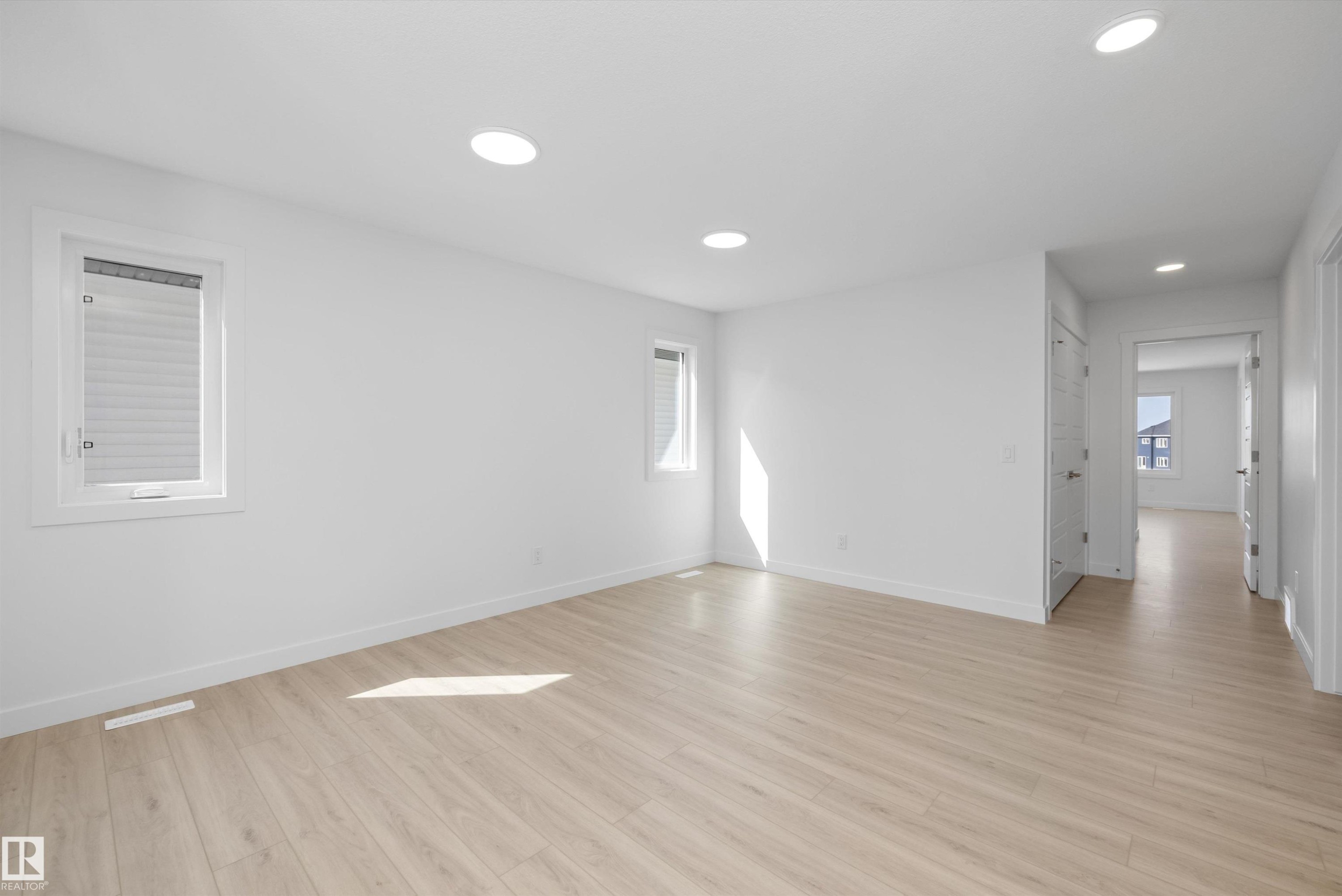 5011 Cawsey Link Sw, Edmonton, AB - Indoor Photo Showing Other Room