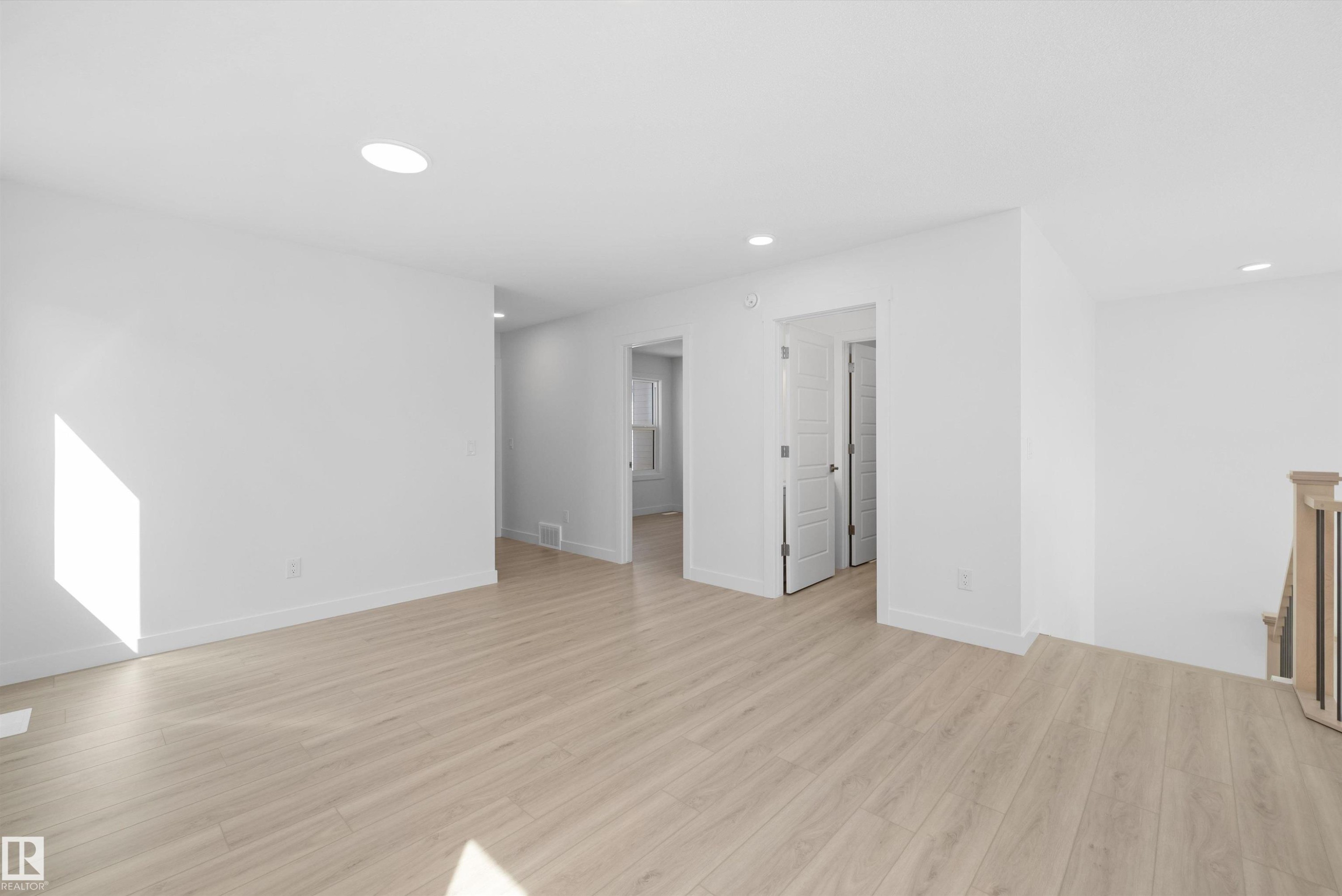 5011 Cawsey Link Sw, Edmonton, AB - Indoor Photo Showing Other Room