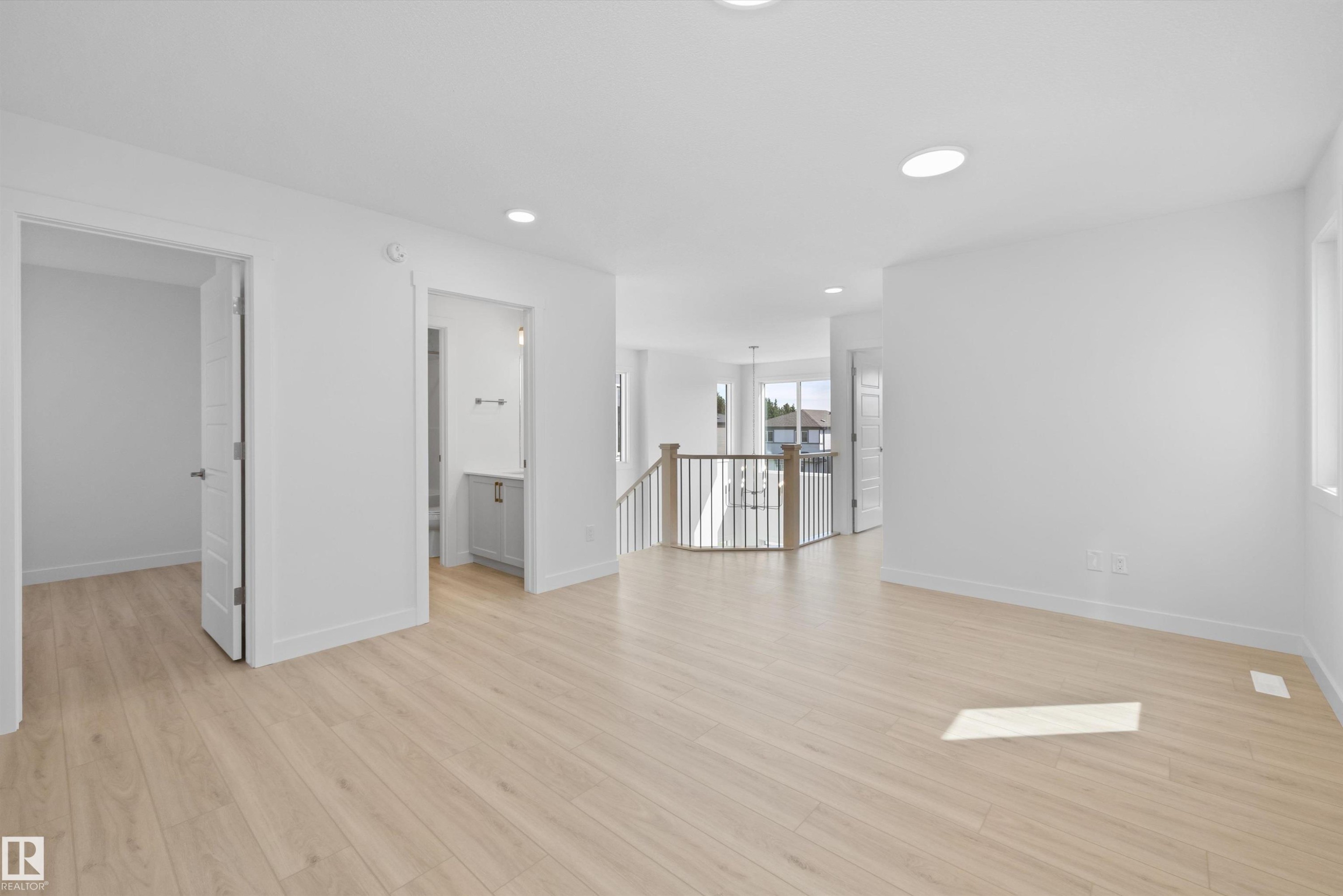 5011 Cawsey Link Sw, Edmonton, AB - Indoor