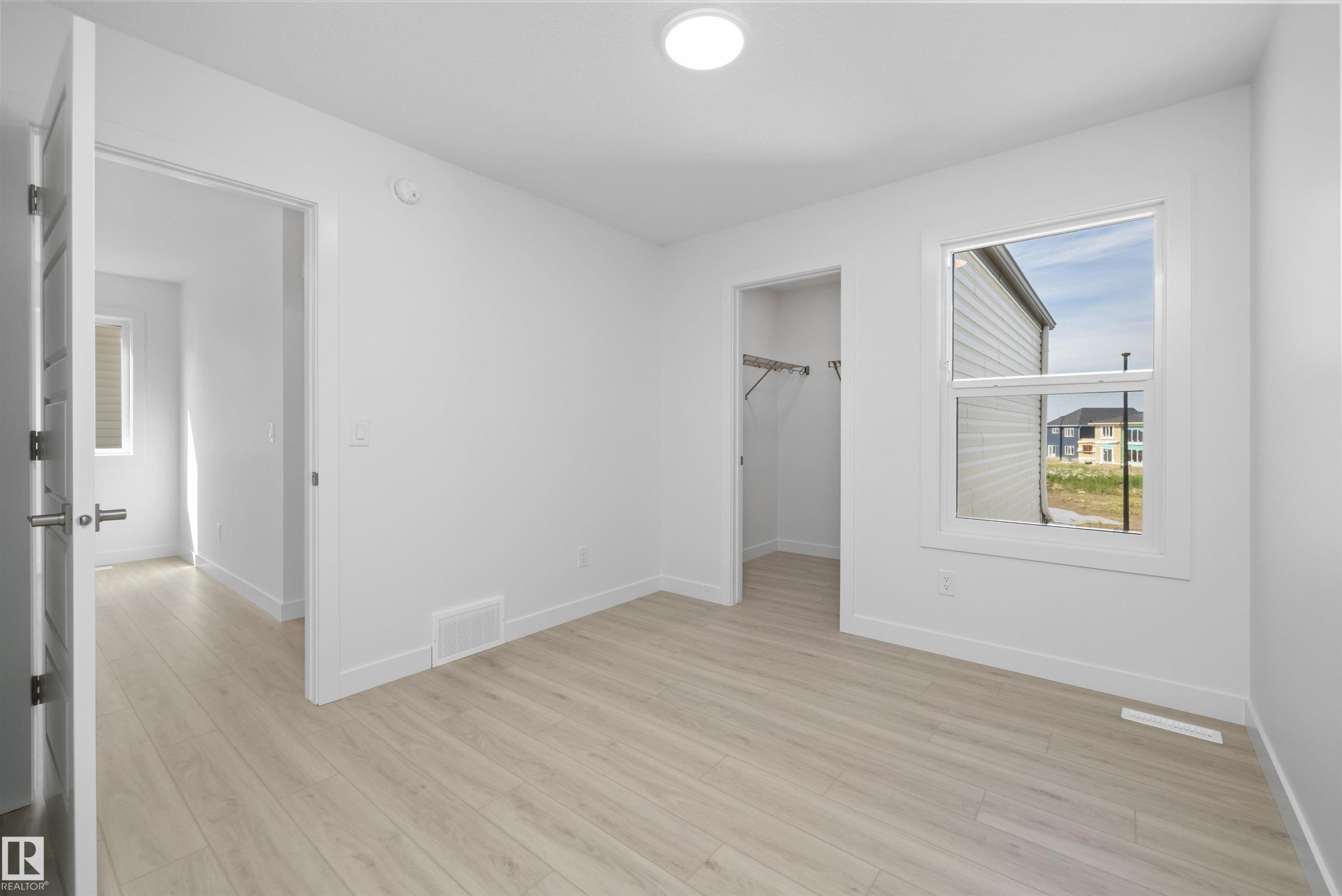 5011 Cawsey Link Sw, Edmonton, AB - Indoor Photo Showing Other Room