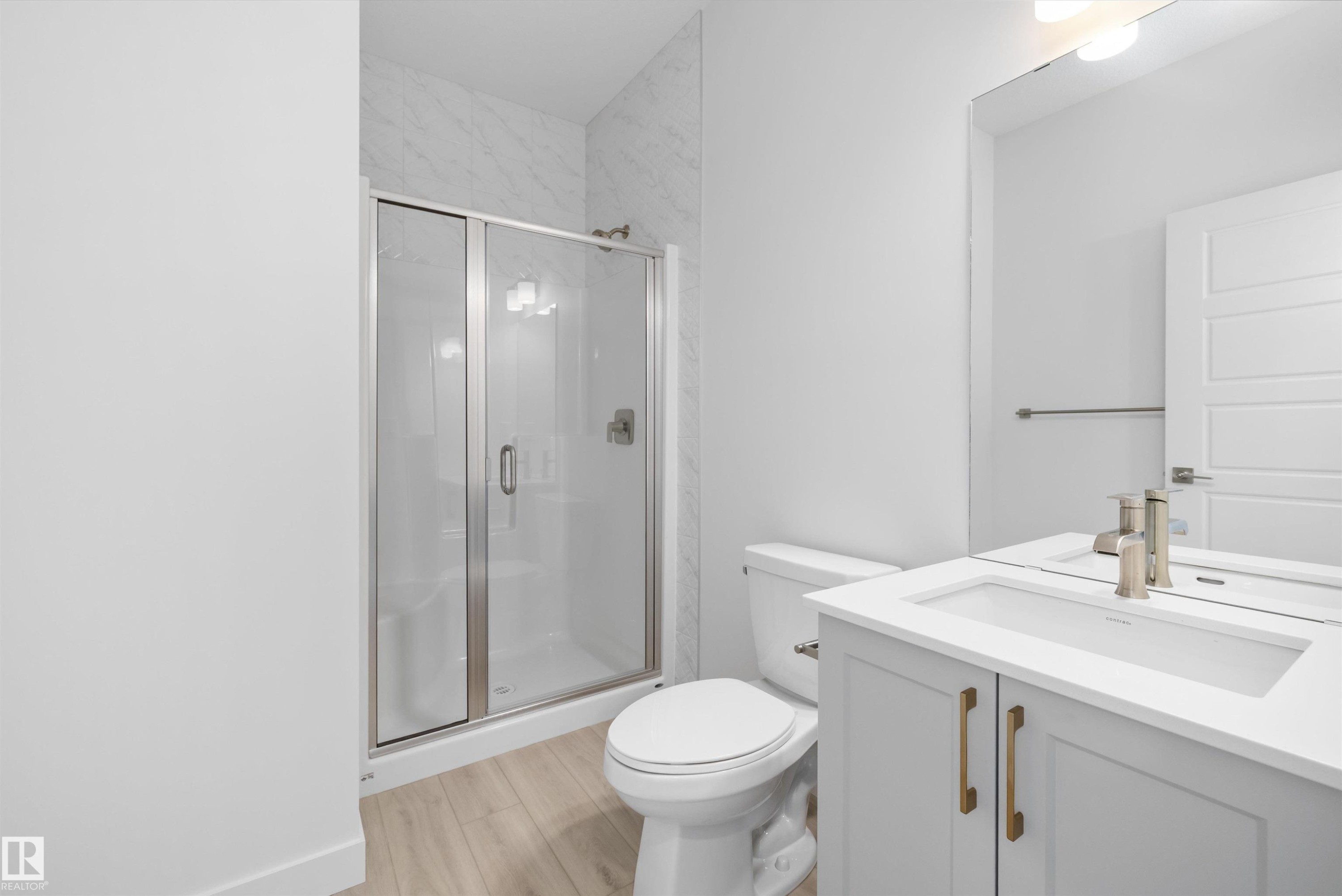 5011 Cawsey Link Sw, Edmonton, AB - Indoor Photo Showing Bathroom