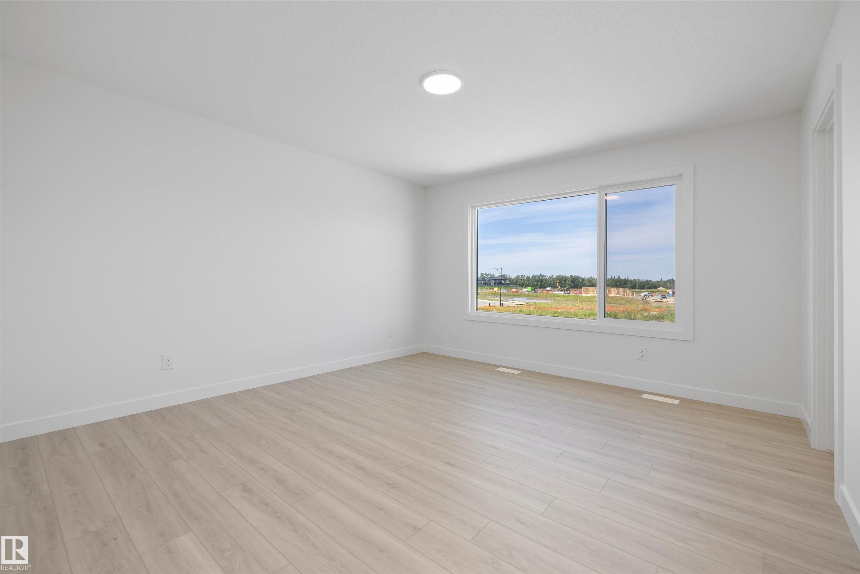 5011 Cawsey Link Sw, Edmonton, AB - Indoor Photo Showing Other Room