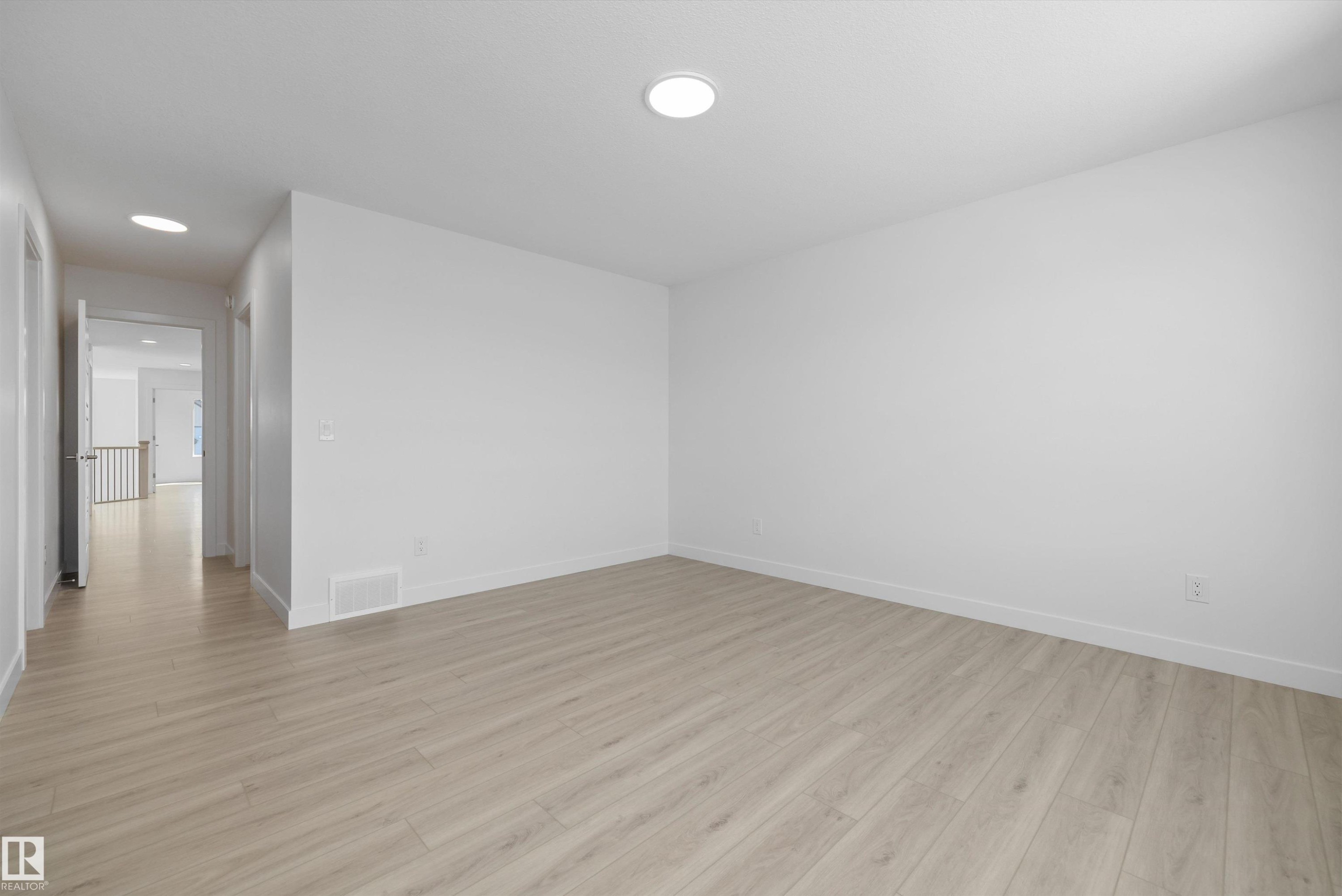 5011 Cawsey Link Sw, Edmonton, AB - Indoor Photo Showing Other Room