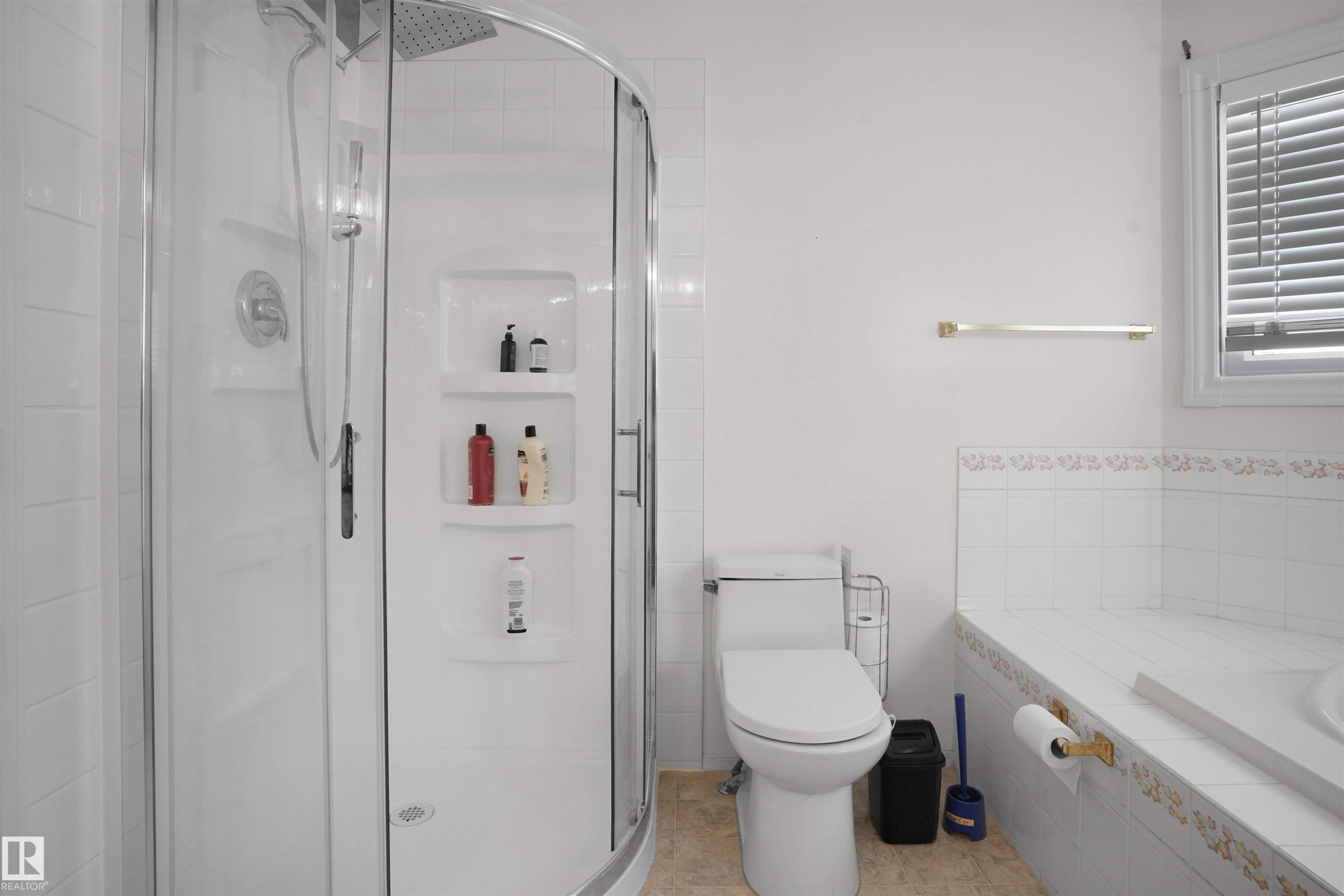 2715 44A Avenue, Edmonton, AB - Indoor Photo Showing Bathroom