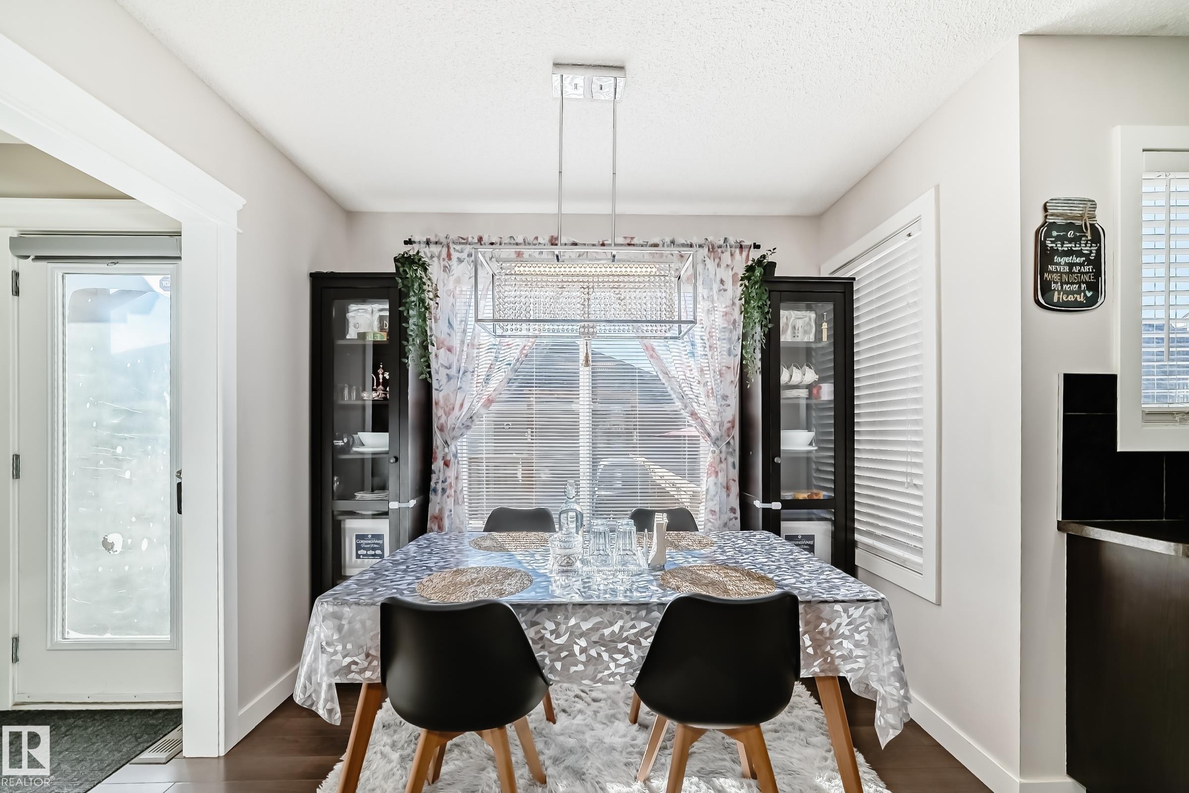 5920 Rue Eaglemont, Beaumont, AB - Indoor Photo Showing Other Room