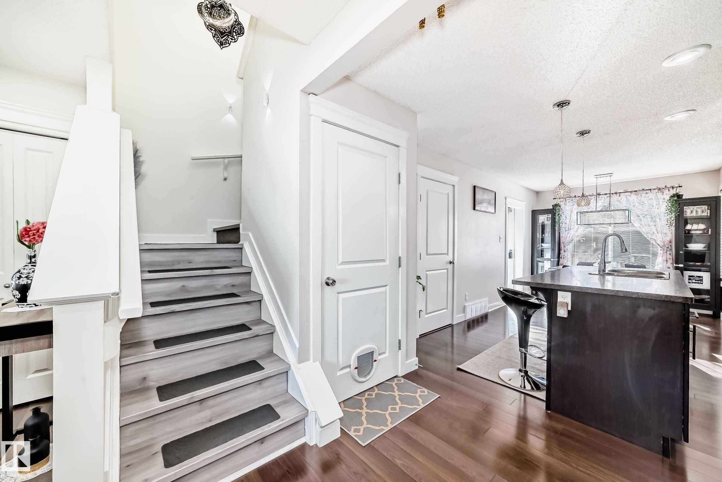 5920 Rue Eaglemont, Beaumont, AB - Indoor
