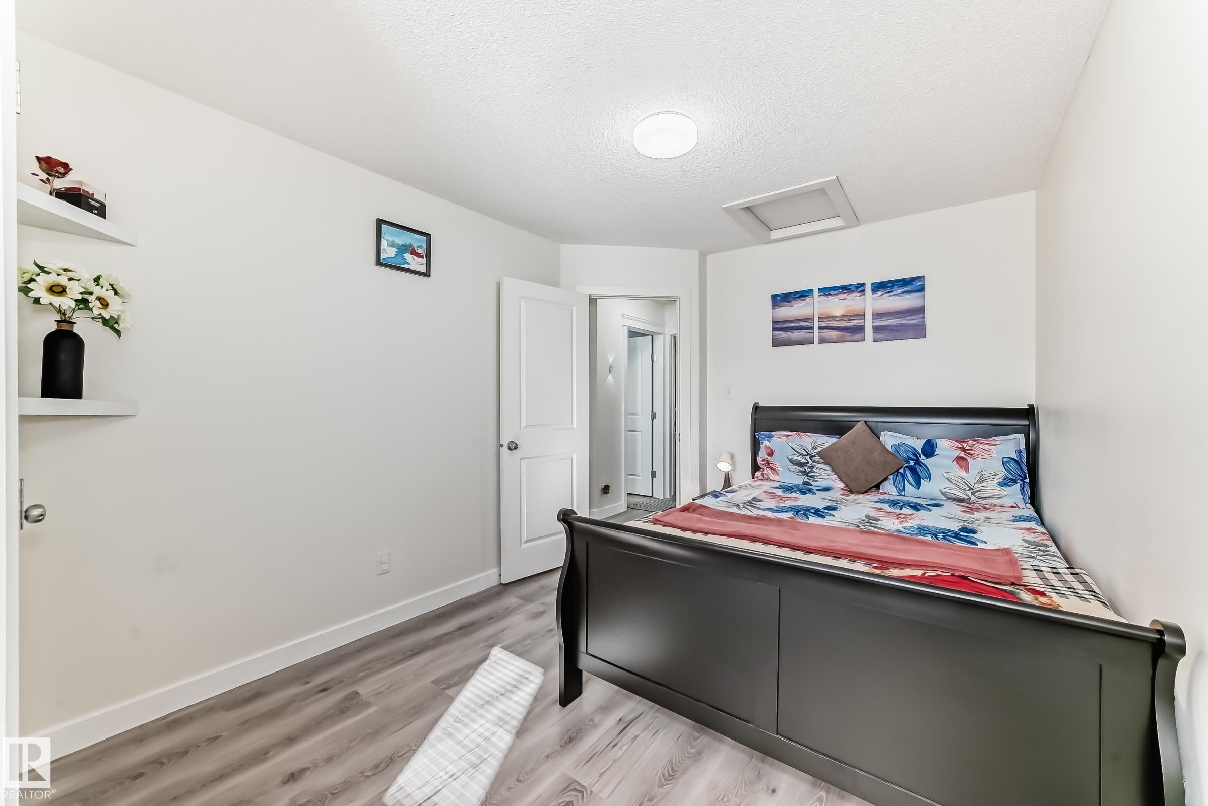 5920 Rue Eaglemont, Beaumont, AB - Indoor Photo Showing Bedroom