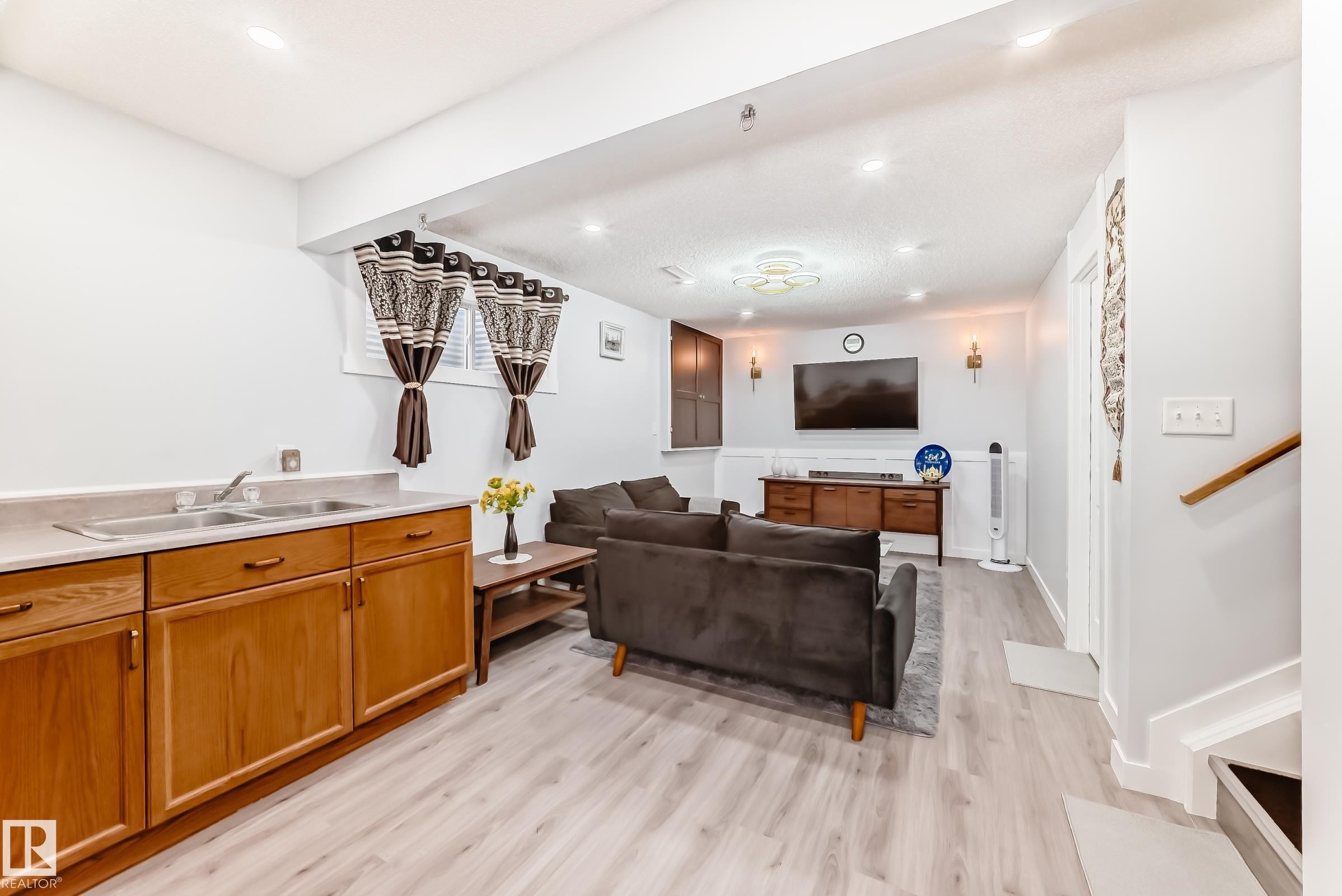 5920 Rue Eaglemont, Beaumont, AB - Indoor