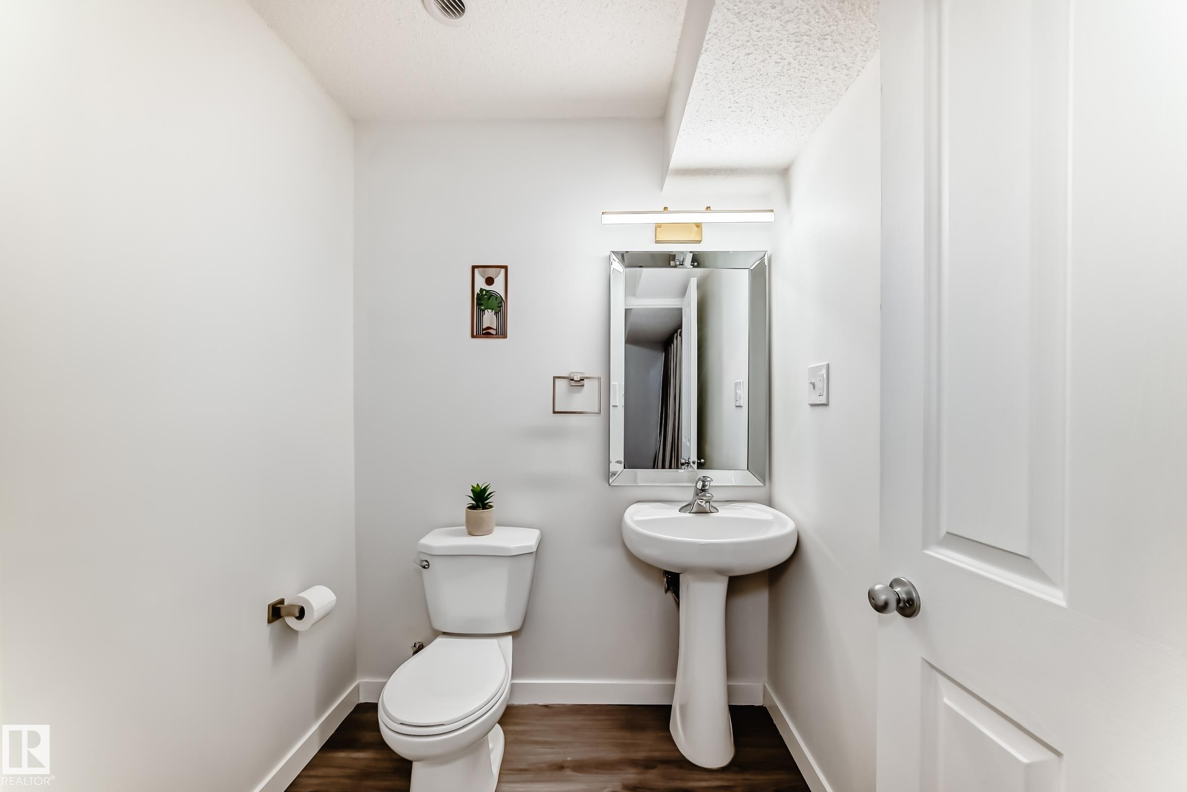 5920 Rue Eaglemont, Beaumont, AB - Indoor Photo Showing Bathroom