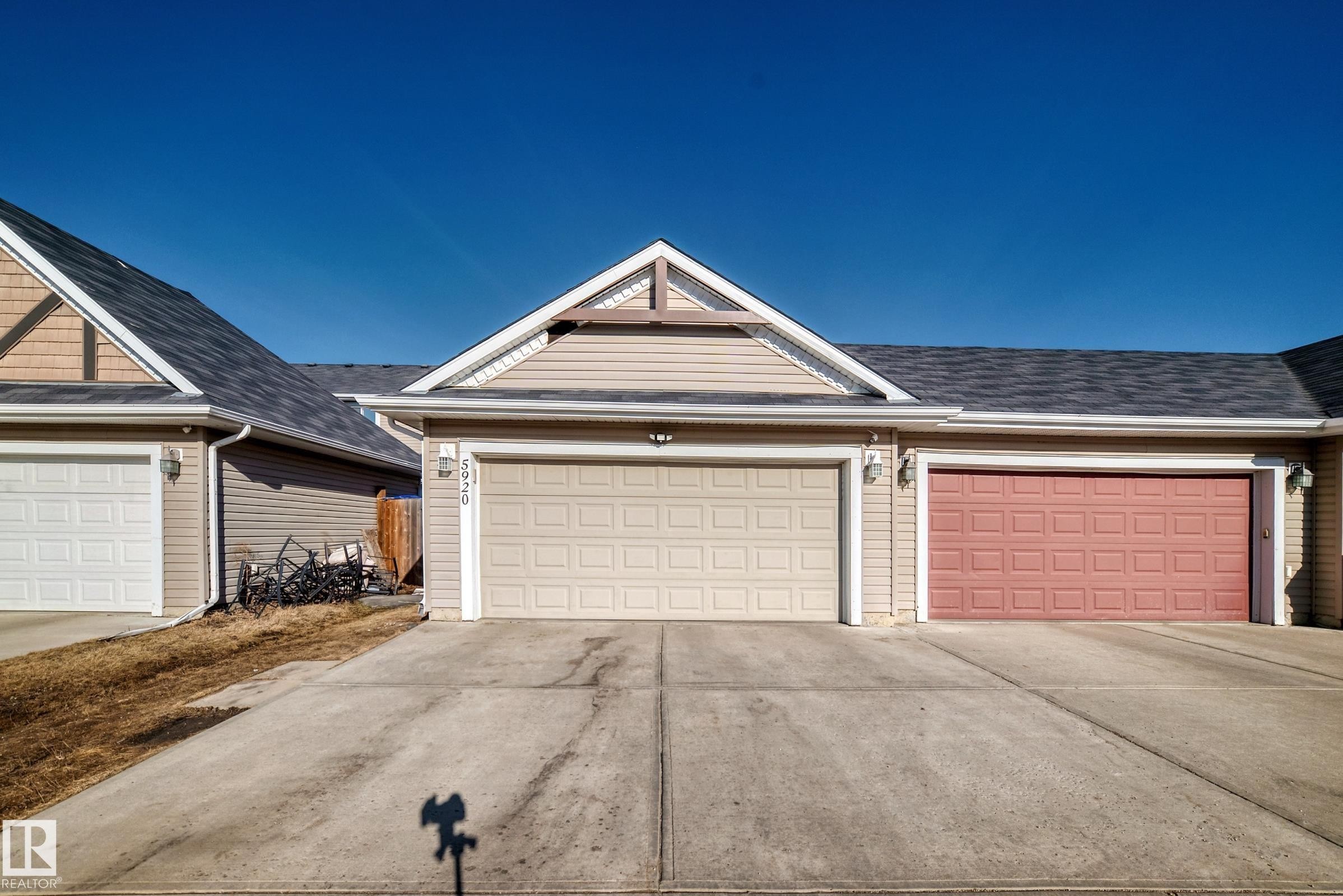 5920 Rue Eaglemont, Beaumont, AB - Outdoor