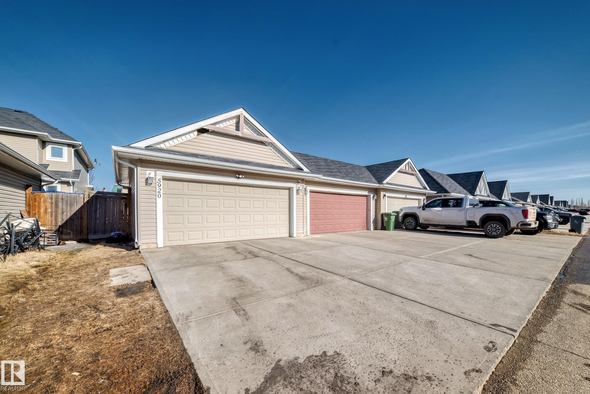 5920 Rue Eaglemont, Beaumont, AB - Outdoor