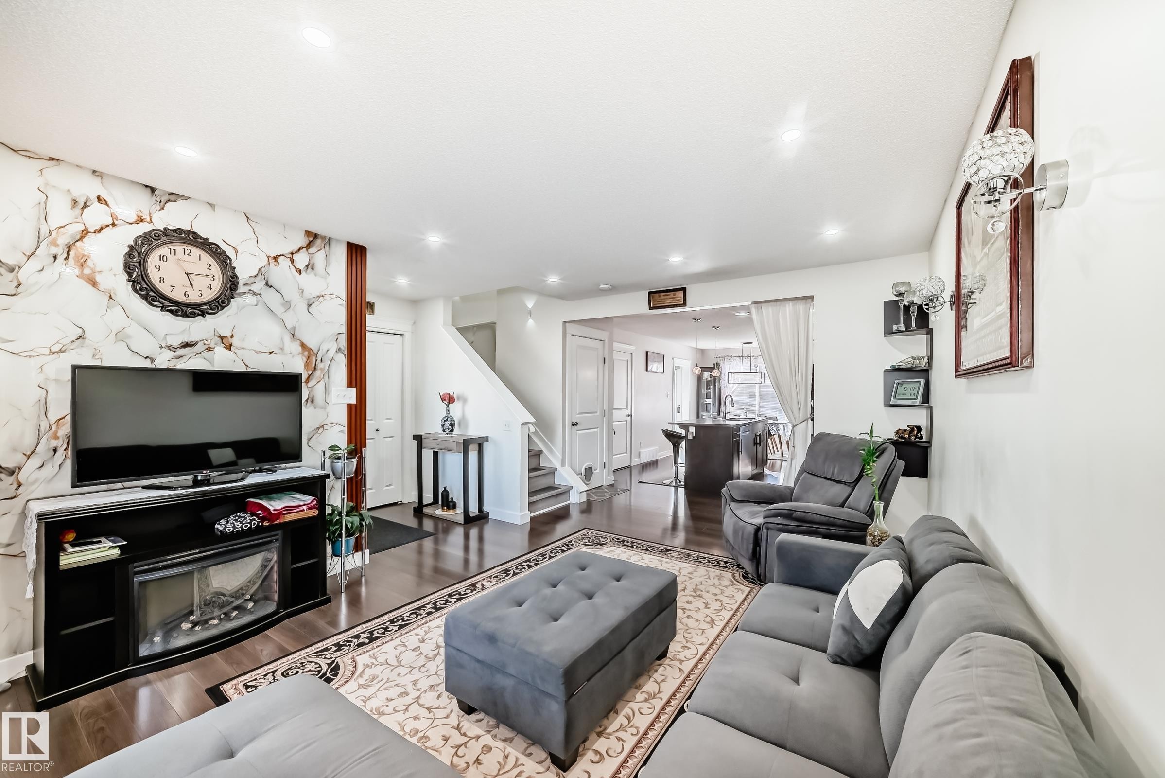 5920 Rue Eaglemont, Beaumont, AB - Indoor Photo Showing Living Room