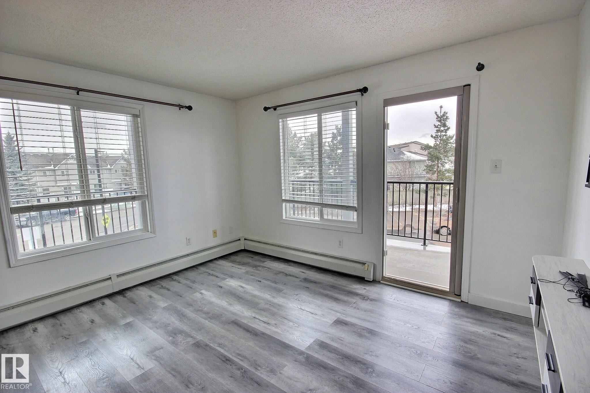 222 111 Edwards Drive, Edmonton, AB - Indoor Photo Showing Other Room