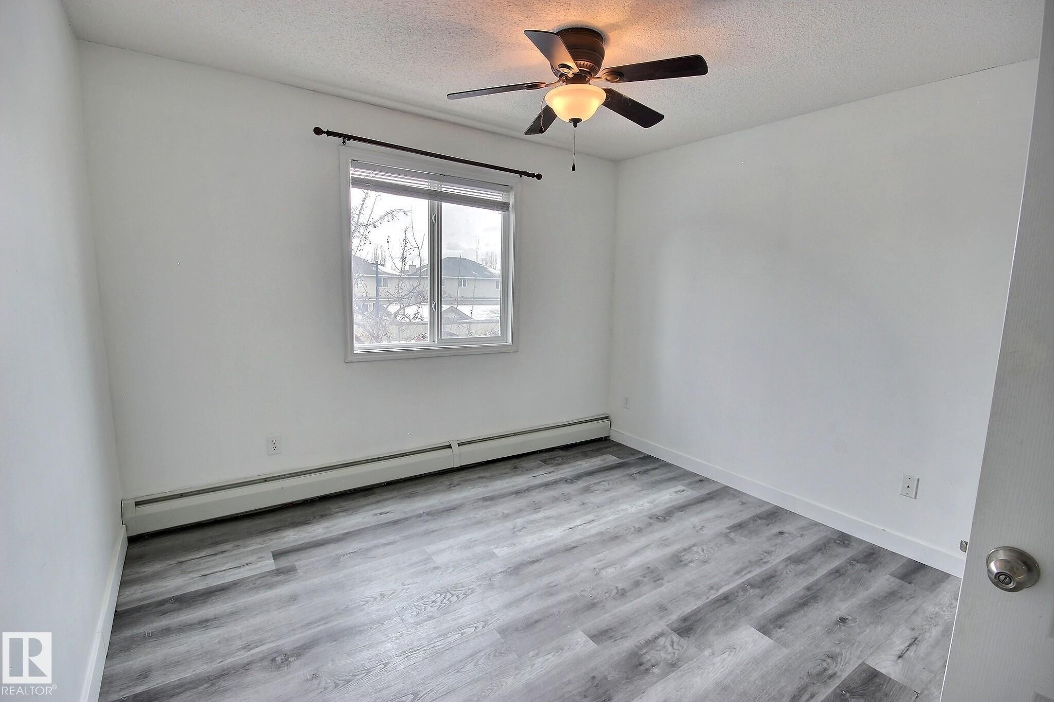 222 111 Edwards Drive, Edmonton, AB - Indoor Photo Showing Other Room